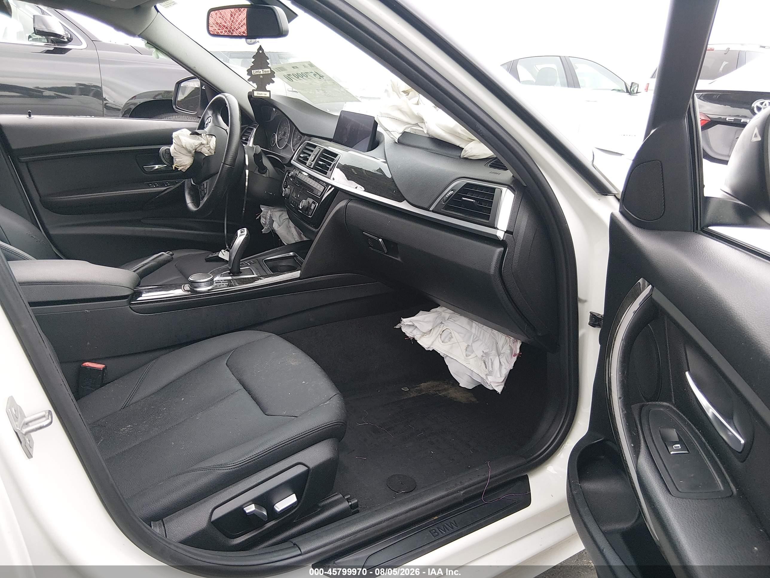 2018 BMW 3er VIN WBA8E5G52JNU46087 IAAI salvage auction — Unknown, Salvage (North Carolina), sold $1,100 on 2026-09-25 (photo 5)