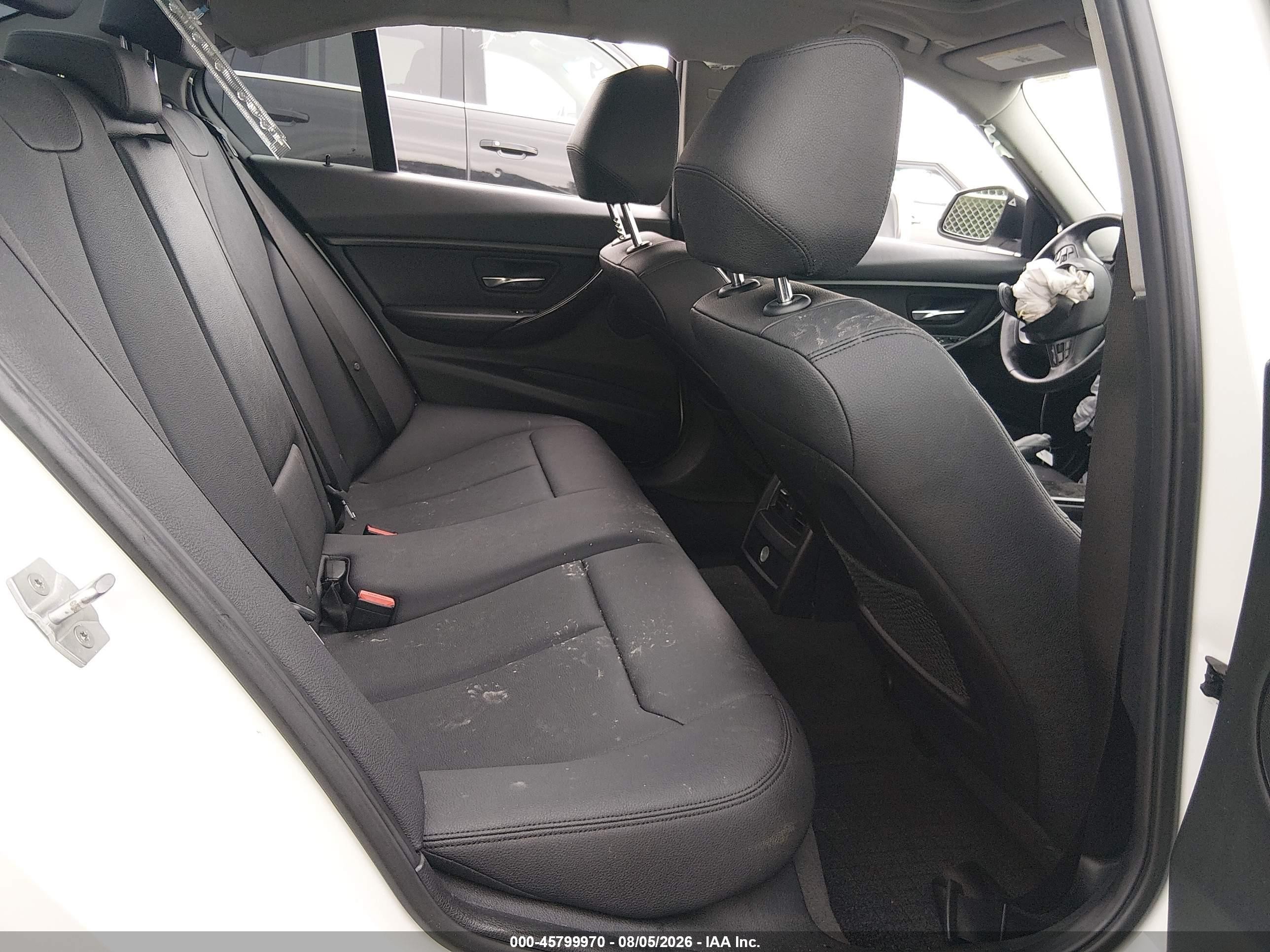 2018 BMW 3er VIN WBA8E5G52JNU46087 IAAI salvage auction — Unknown, Salvage (North Carolina), sold $1,100 on 2026-09-25 (photo 8)