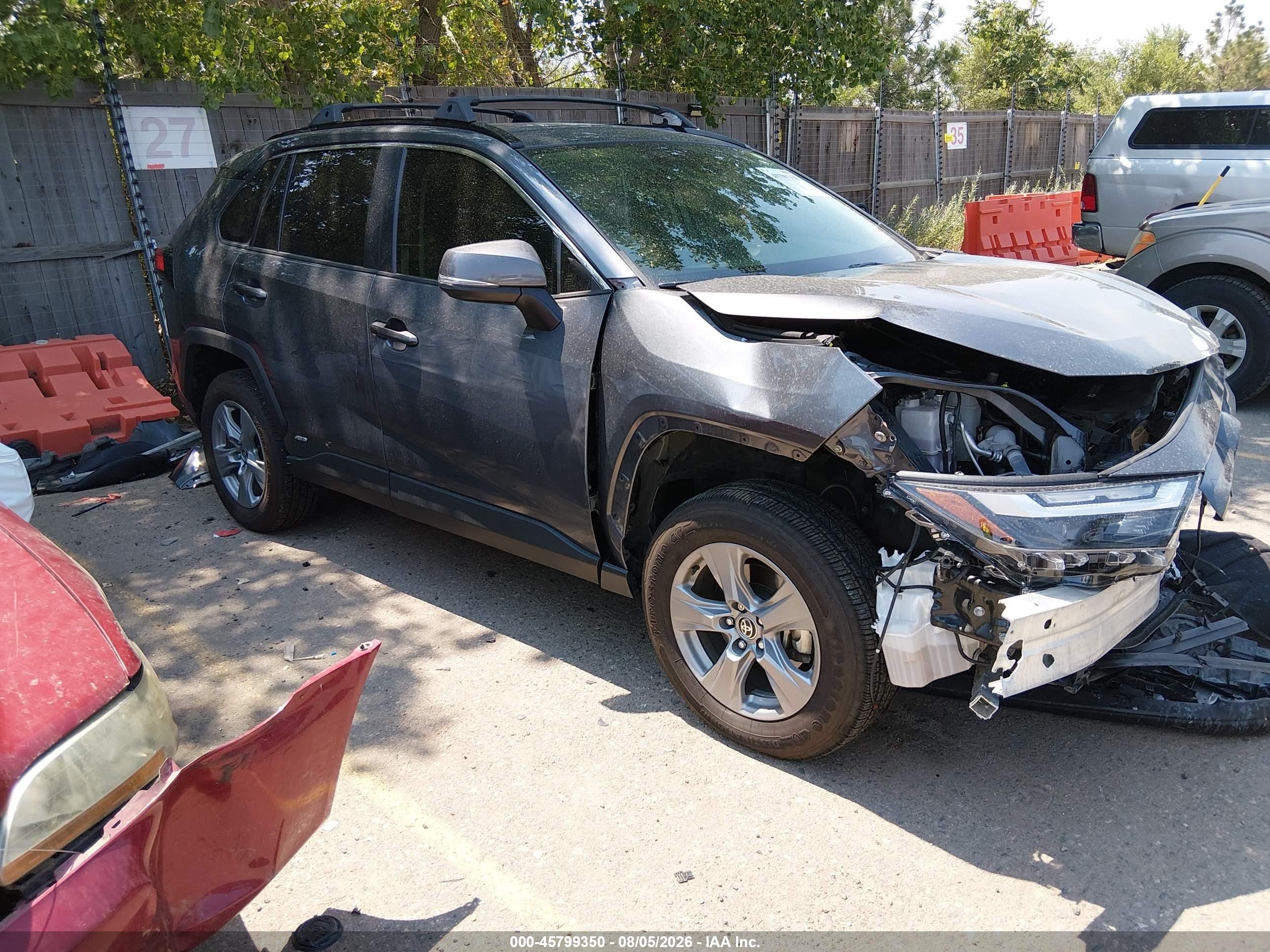 2022 Toyota RAV4 Hybrid VIN JTMRWRFV6ND165290 — IAAI salvage auction photo