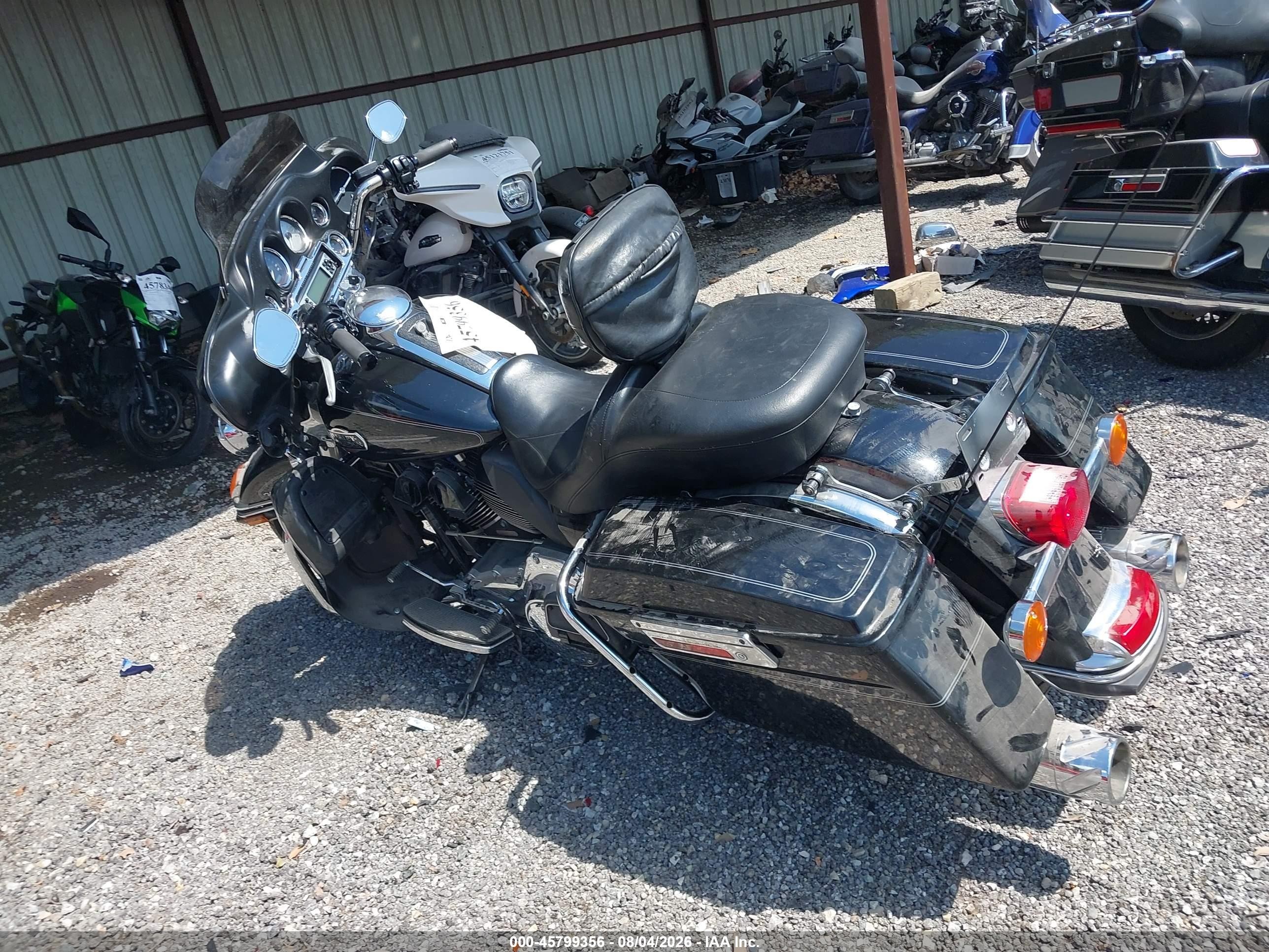 2010 Harley-davidson Flhtcu VIN 1HD1FC416AB620203 IAAI salvage auction — Water/Flood, Salvage (Indiana), sold $725 on 2026-09-02 (photo 3)