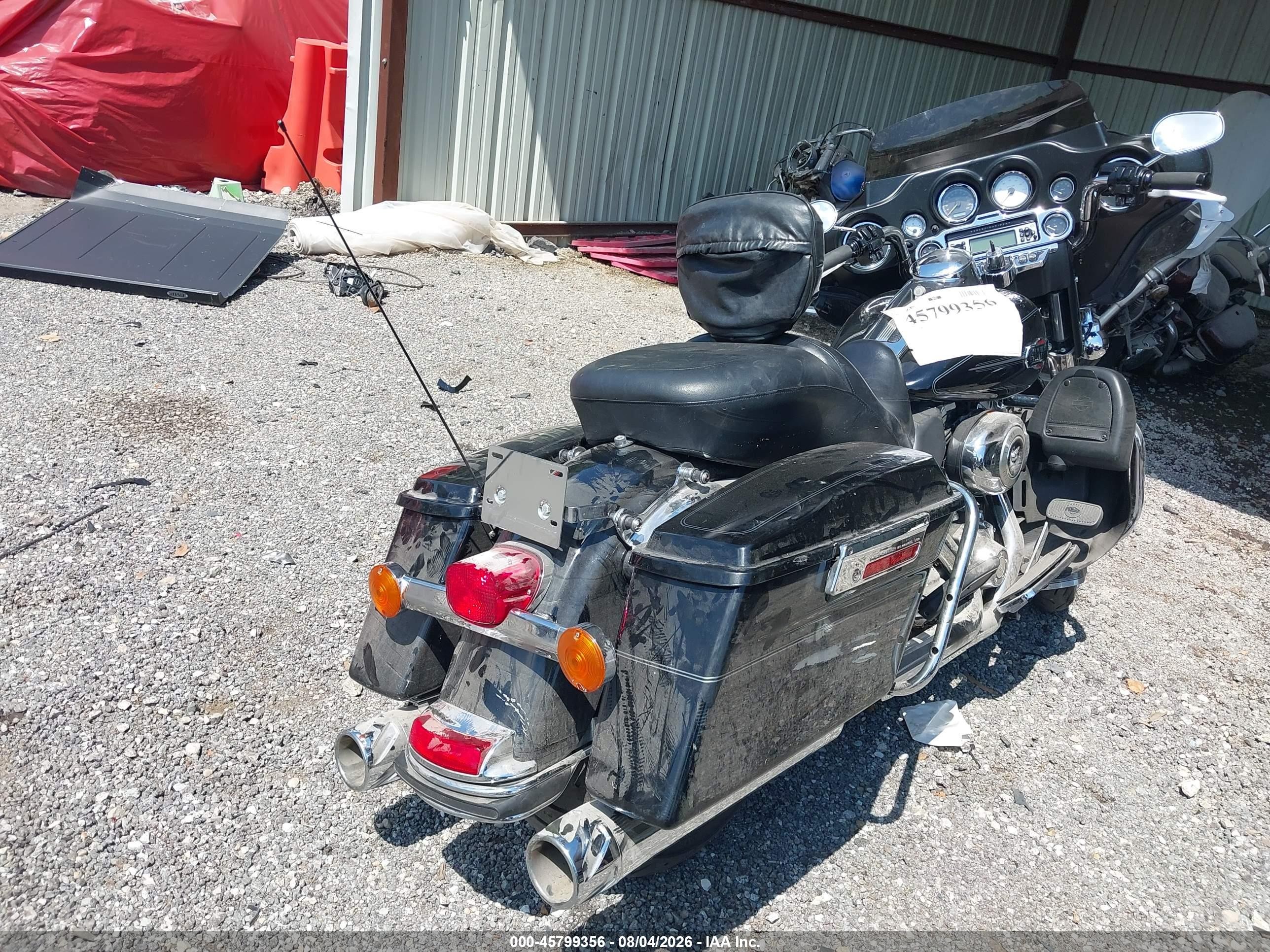 2010 Harley-davidson Flhtcu VIN 1HD1FC416AB620203 IAAI salvage auction — Water/Flood, Salvage (Indiana), sold $725 on 2026-09-02 (photo 4)