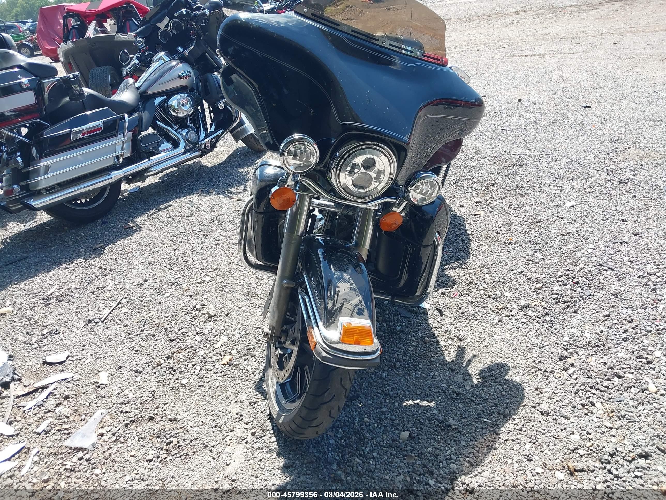 2010 Harley-davidson Flhtcu VIN 1HD1FC416AB620203 IAAI salvage auction — Water/Flood, Salvage (Indiana), sold $725 on 2026-09-02 (photo 5)