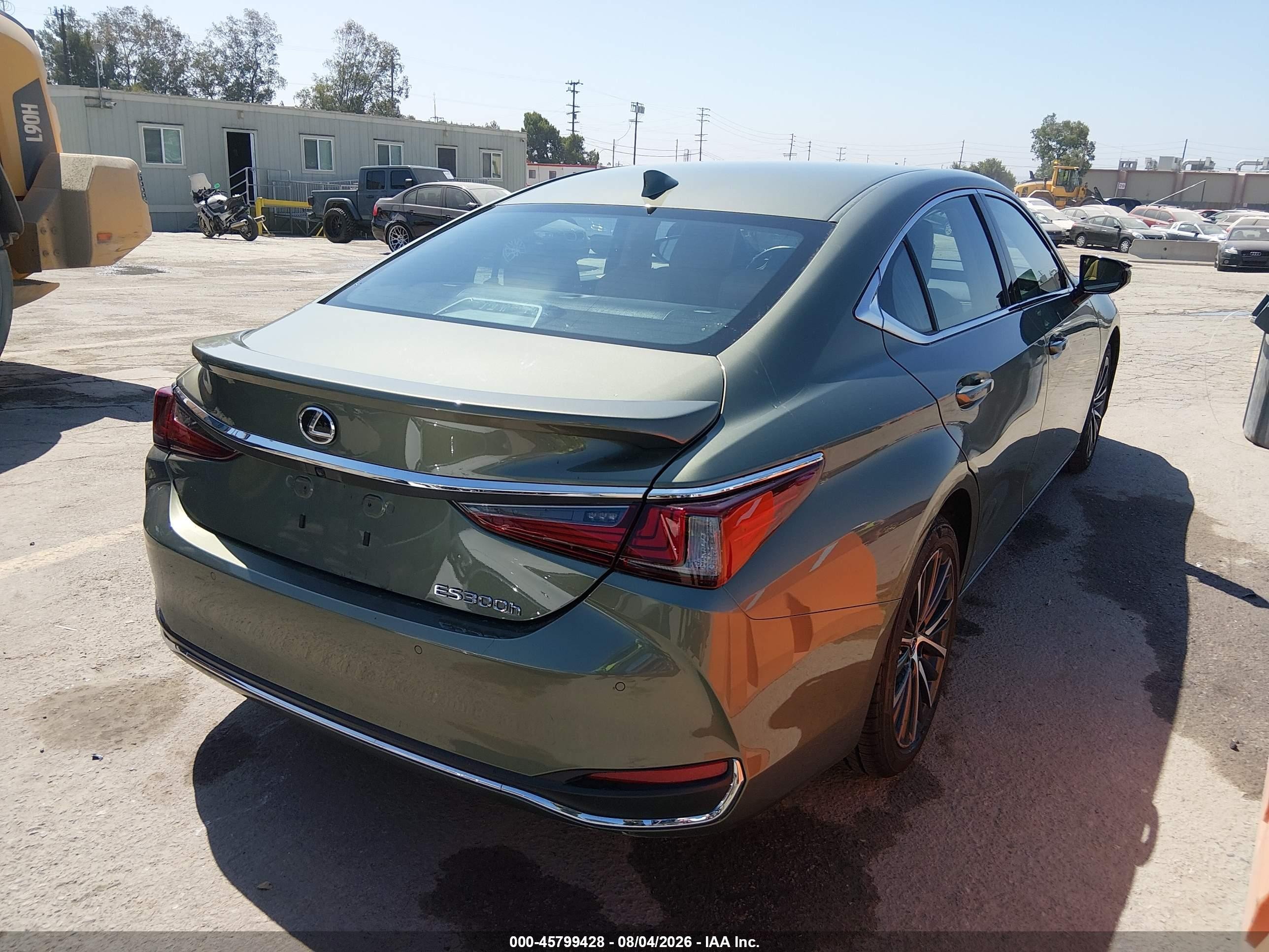 2025 Lexus ES VIN 58ADA1C14SU061182 IAAI salvage auction — Rear End, Salvage (California), sold $20,400 on 2026-09-11 (photo 4)
