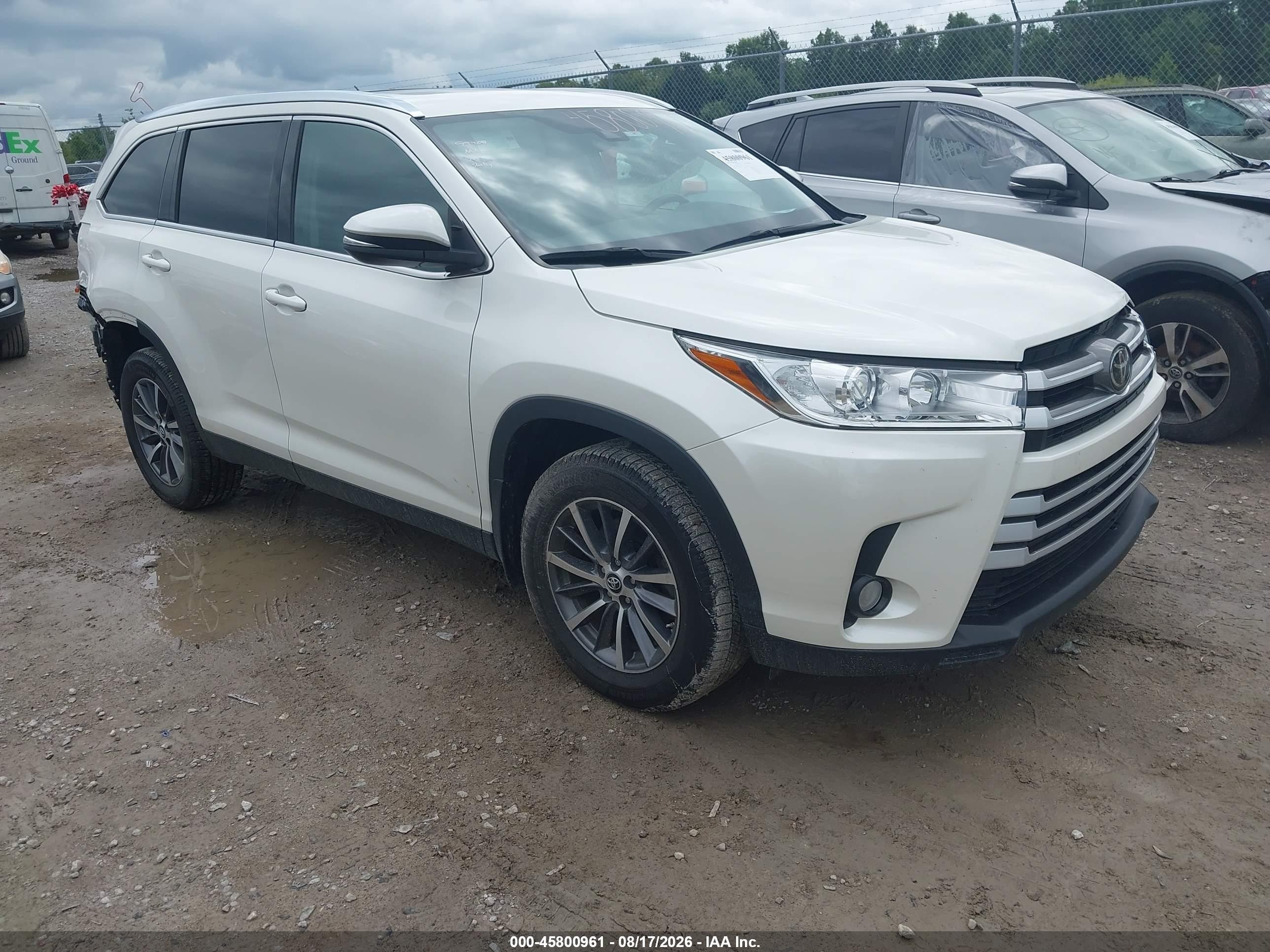 2019 Toyota Highlander VIN 5TDJZRFH3KS617274 — IAAI salvage auction photo