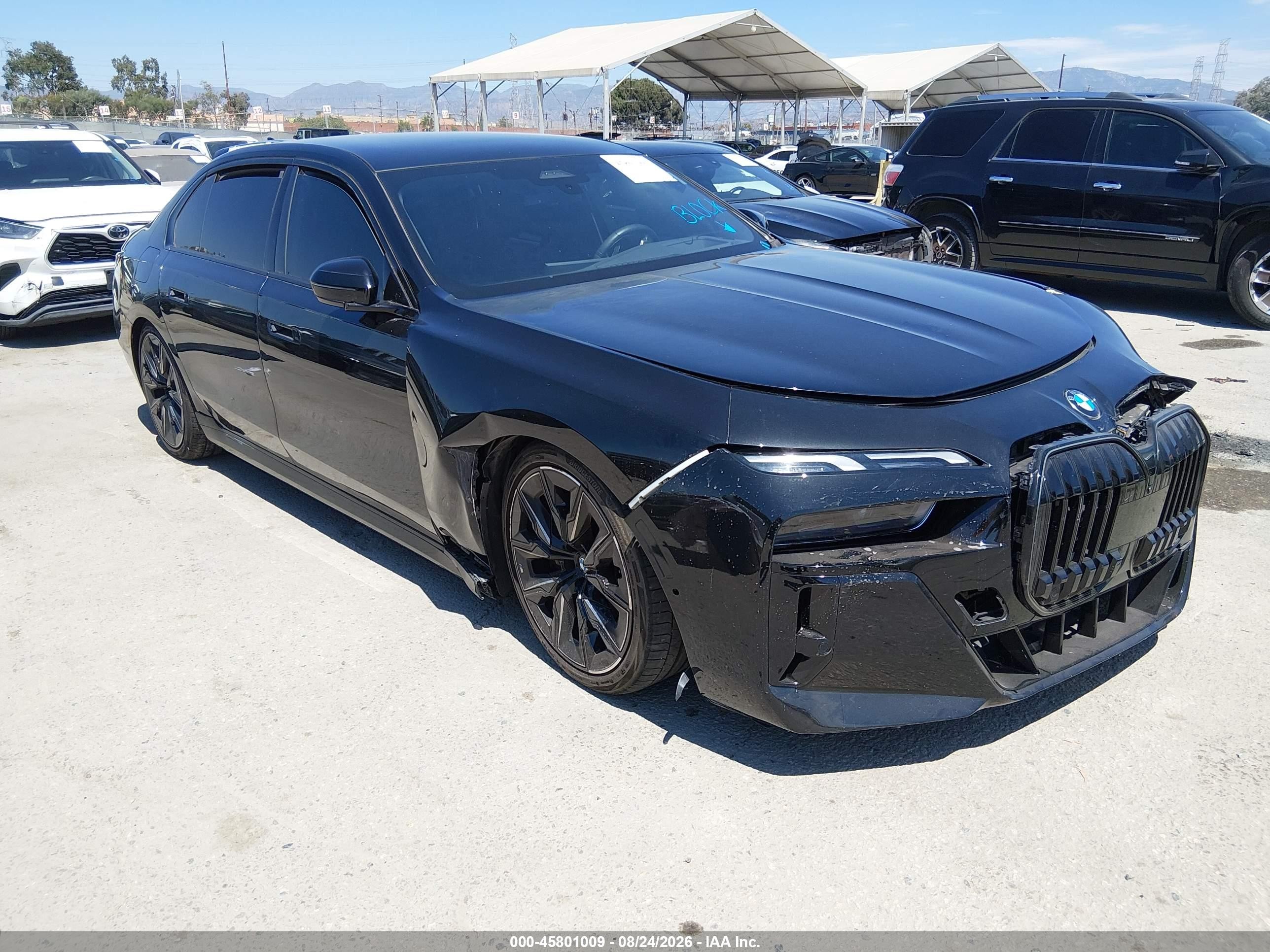 2024 BMW 7 Series VIN WBA23EH09RCS61668 — IAAI salvage auction photo