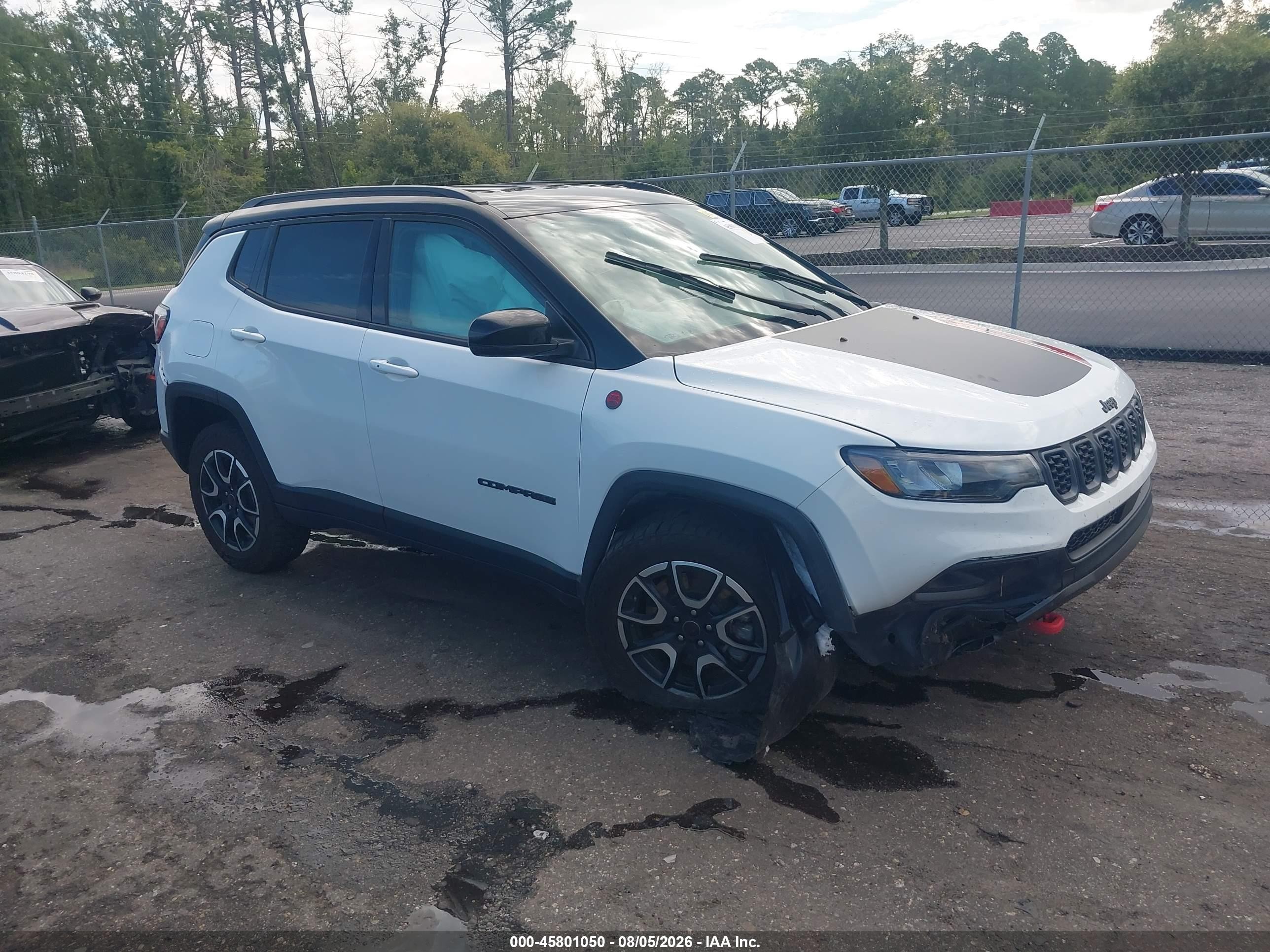 2025 Jeep Compass VIN 3C4NJDDN3ST532669 IAAI salvage auction — Front End, Rebuildable (Florida), sold $4,975 on 2026-09-10 (photo 1)