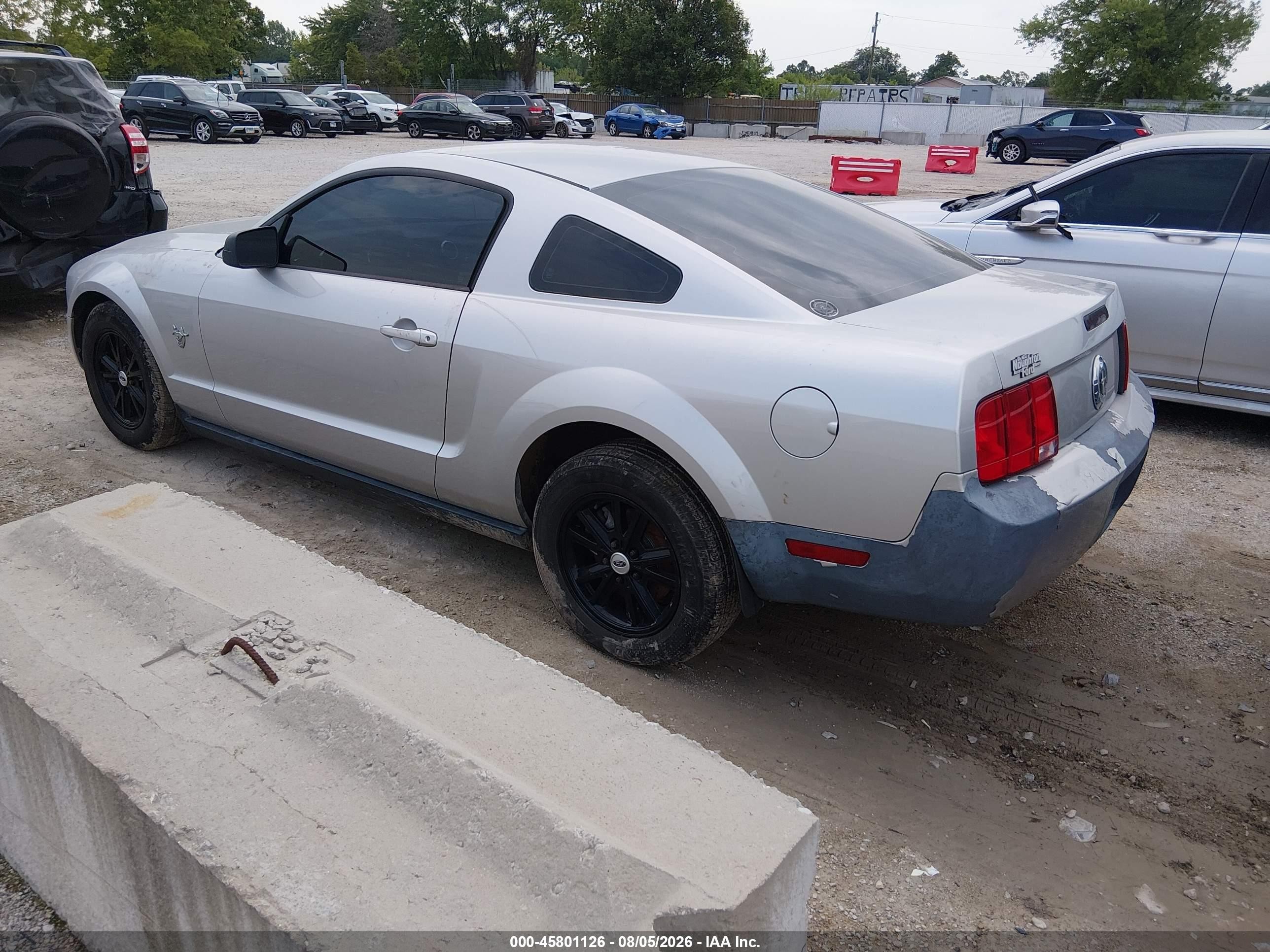 2009 Ford Mustang VIN 1ZVHT80N595123150 IAAI salvage auction — Normal Wear, Clear (Illinois), sold $725 on 2026-09-08 (photo 3)