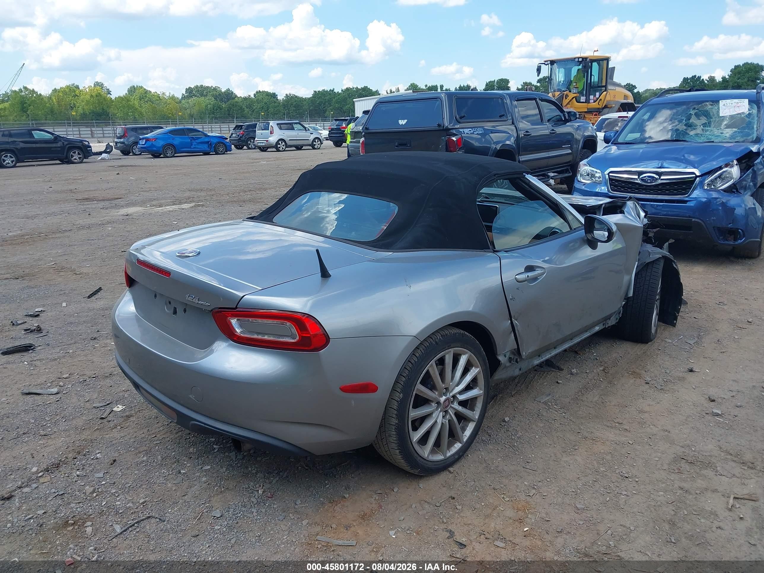 2017 Fiat 124 Spider VIN JC1NFAEK5H0105551 IAAI salvage auction — Unknown, Salvage (Tennessee), sold $1,400 on 2026-09-12 (photo 4)