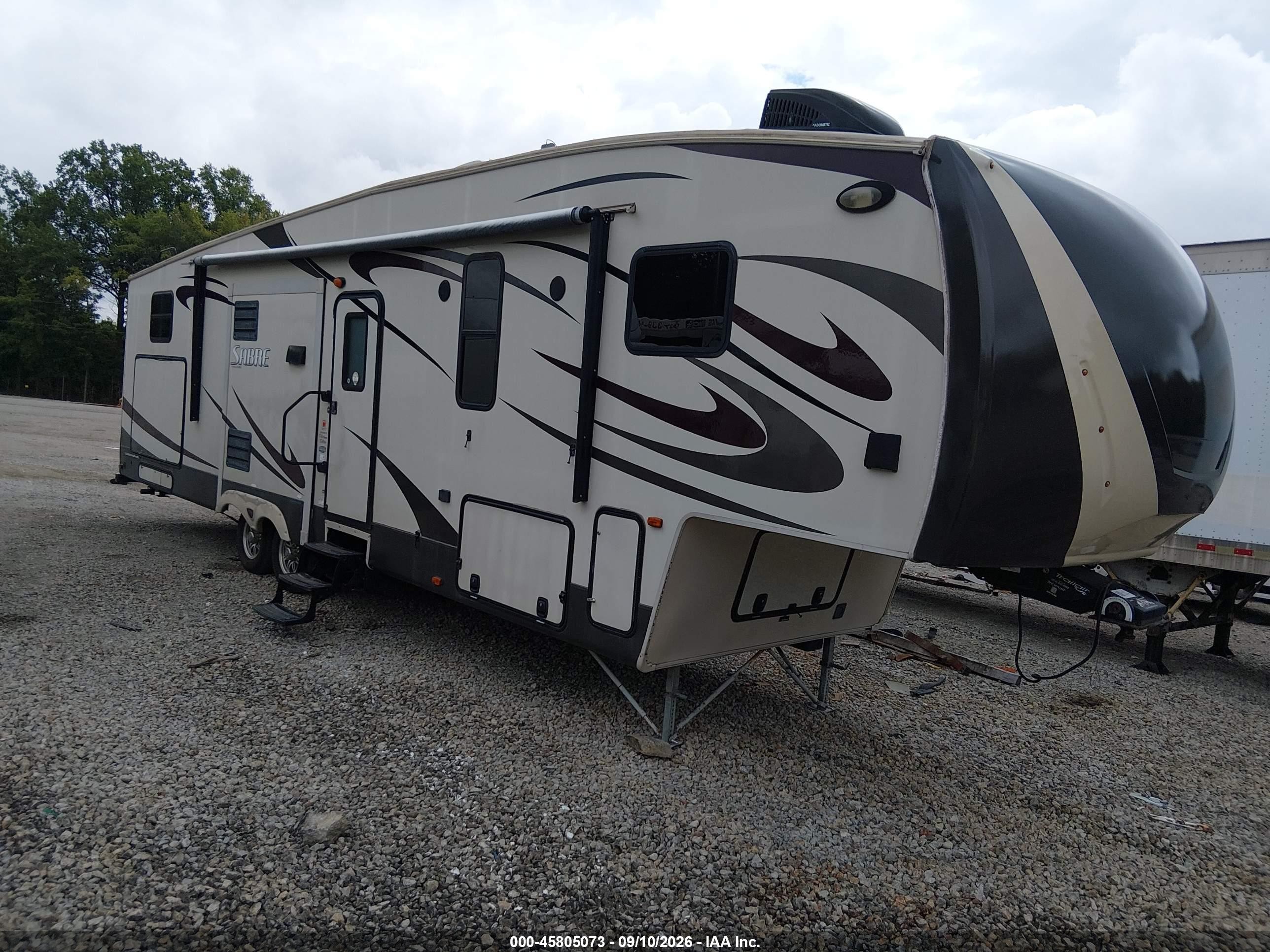 2014 Palomino 330qbts VIN 4X4FSRL23E3009474 IAAI salvage auction — Frame Damage, Salvage (South Carolina), sold $1,300 on 2026-10-08 (photo 1)