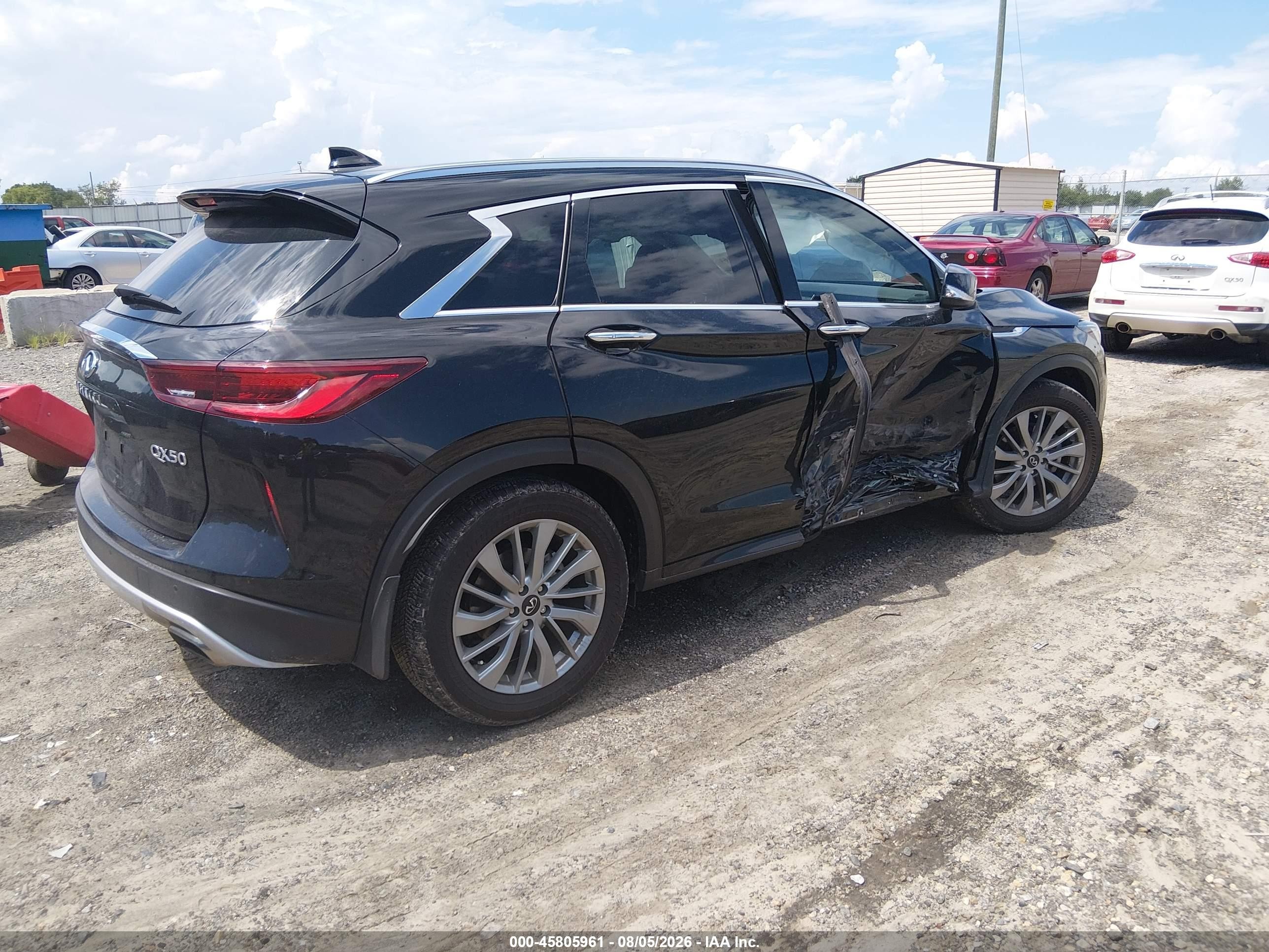 2023 Infiniti Qx50 VIN 3PCAJ5BAXPF117942 IAAI salvage auction — Side, Salvage (Georgia), sold $7,125 on 2026-09-27 (photo 4)