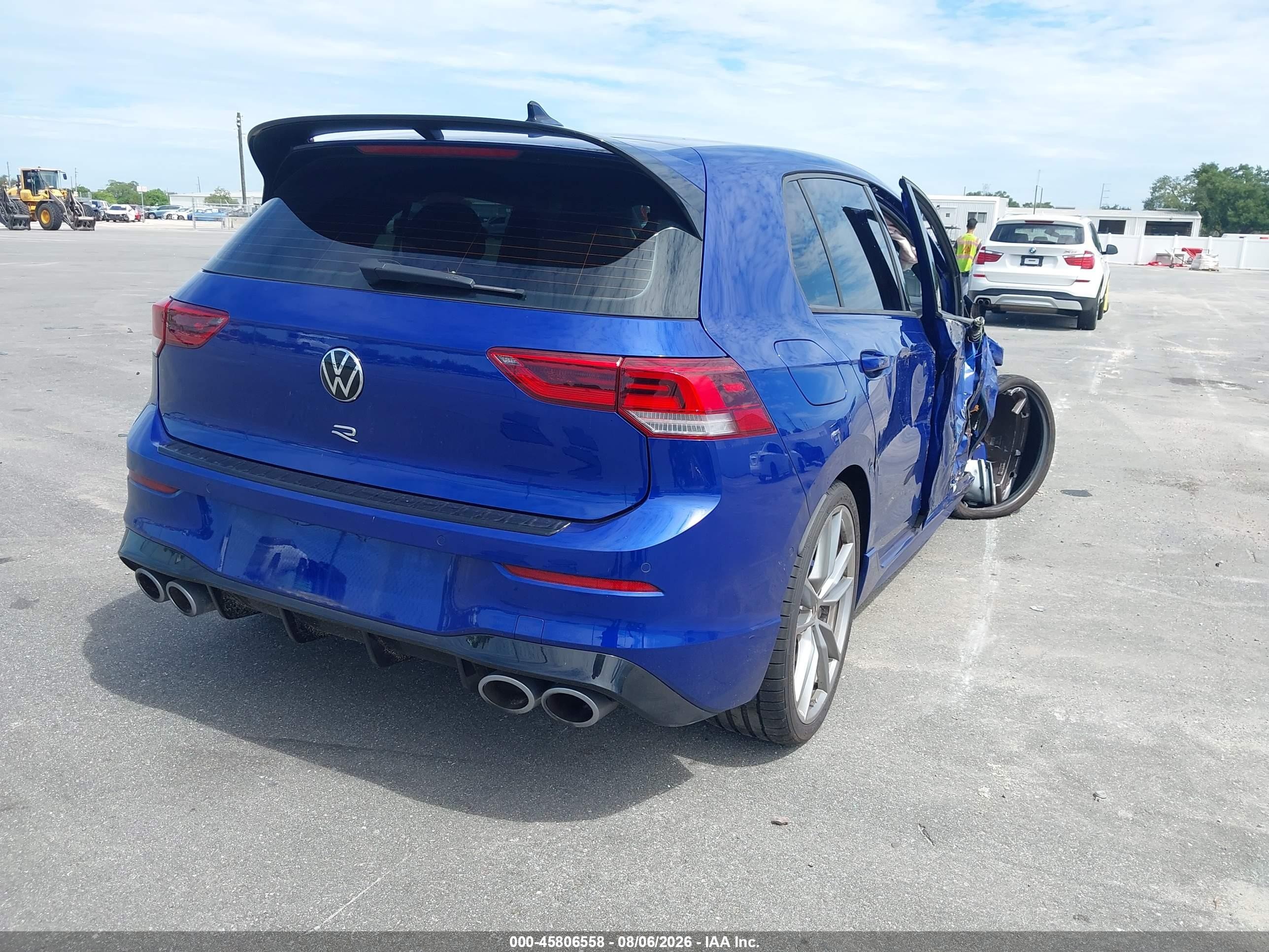 2024 Volkswagen Golf r VIN WVWEB7CD0RW231823 IAAI salvage auction — Side, Certificate Of Destruction (Florida), sold $11,150 on 2026-09-08 (photo 4)