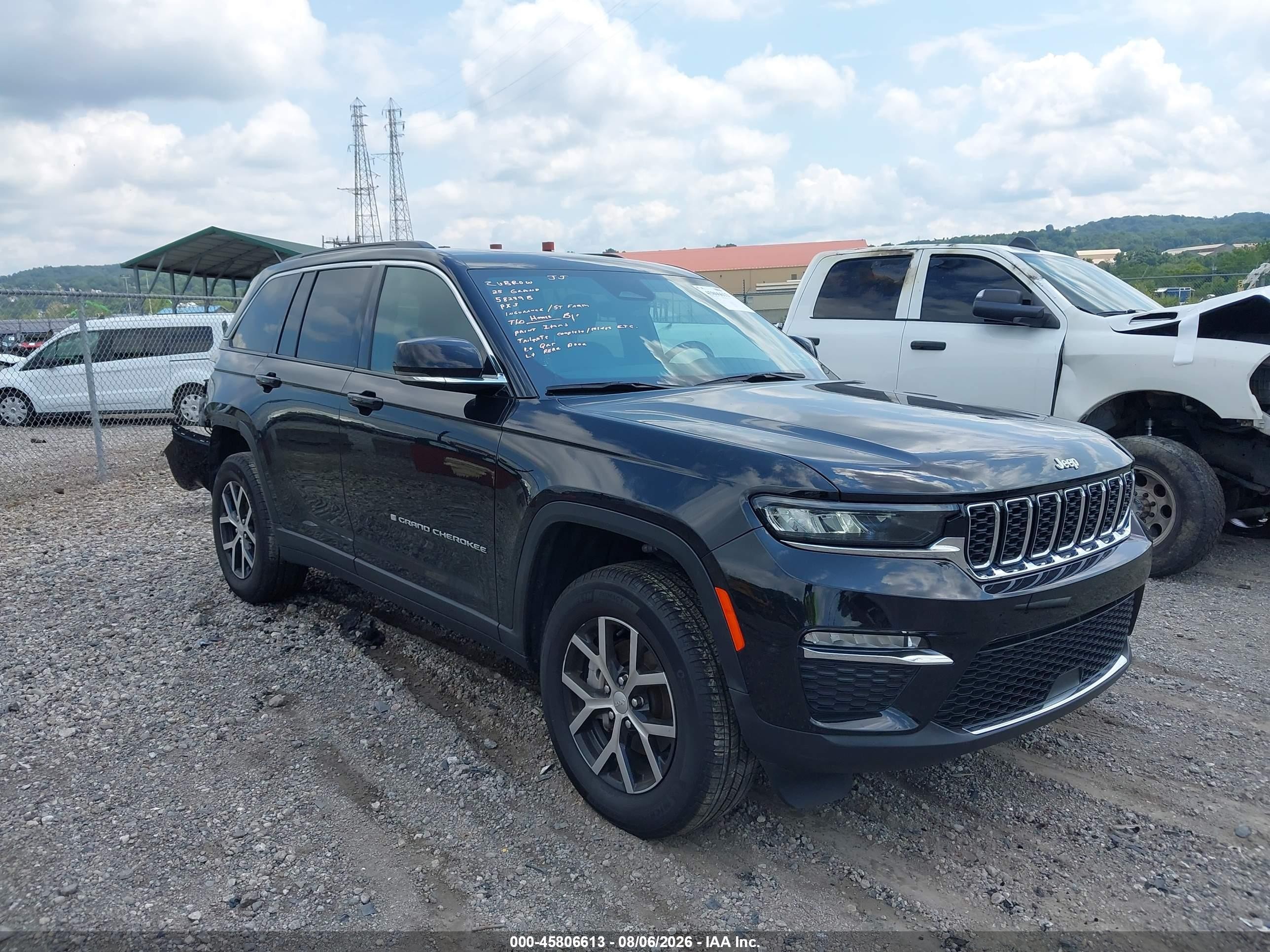 2025 Jeep Grand Cherokee VIN 1C4RJHBG7SC275475 — IAAI salvage auction photo