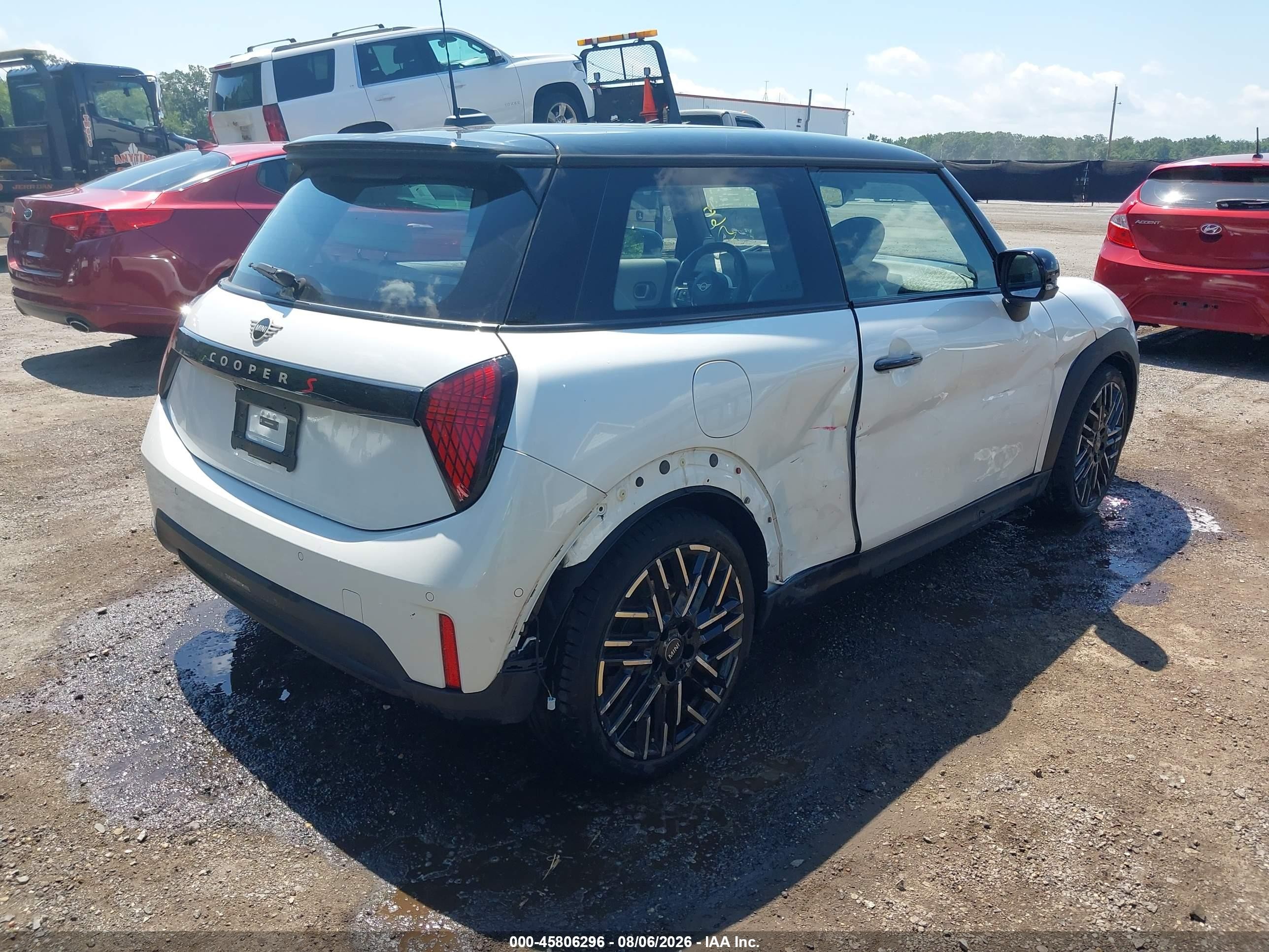 2025 Mini Hard top VIN WMW23GD06S2W32492 IAAI salvage auction — Side, Salvage - Greater Than 75% (Maryland), sold $8,600 on 2026-09-24 (photo 4)