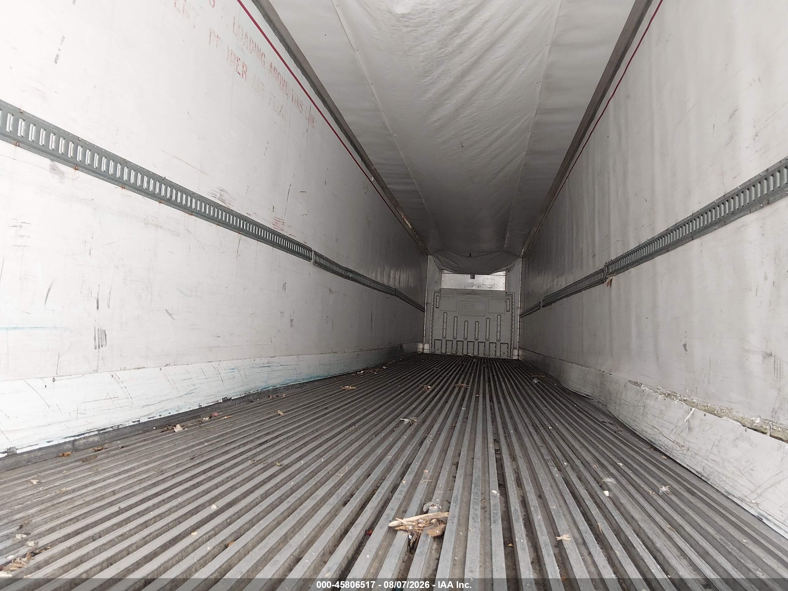 2014 Utility trailer mfg 3000r VIN 1UYVS2539EM773923 IAAI salvage auction — Side, Salvage (Maine), sold $100 on 2026-09-09 (photo 5)