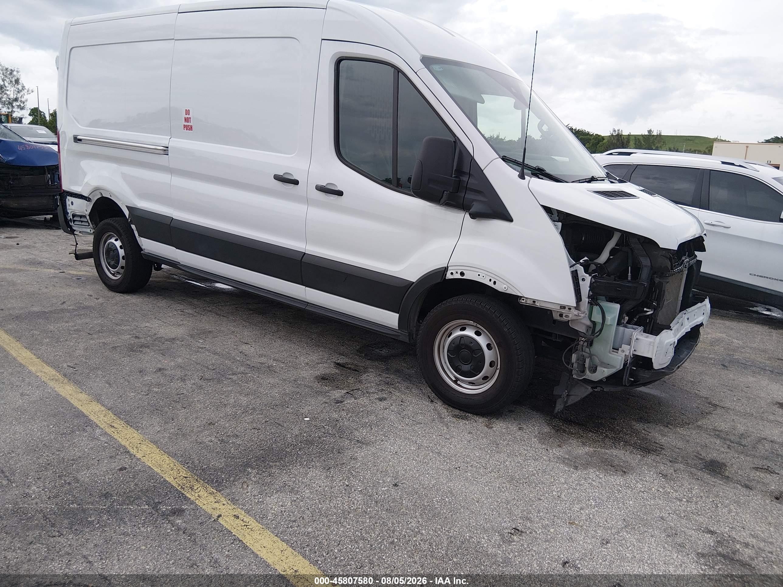 2024 Ford Transit-250 VIN 1FTBR1C8XRKB55436 — IAAI salvage auction photo