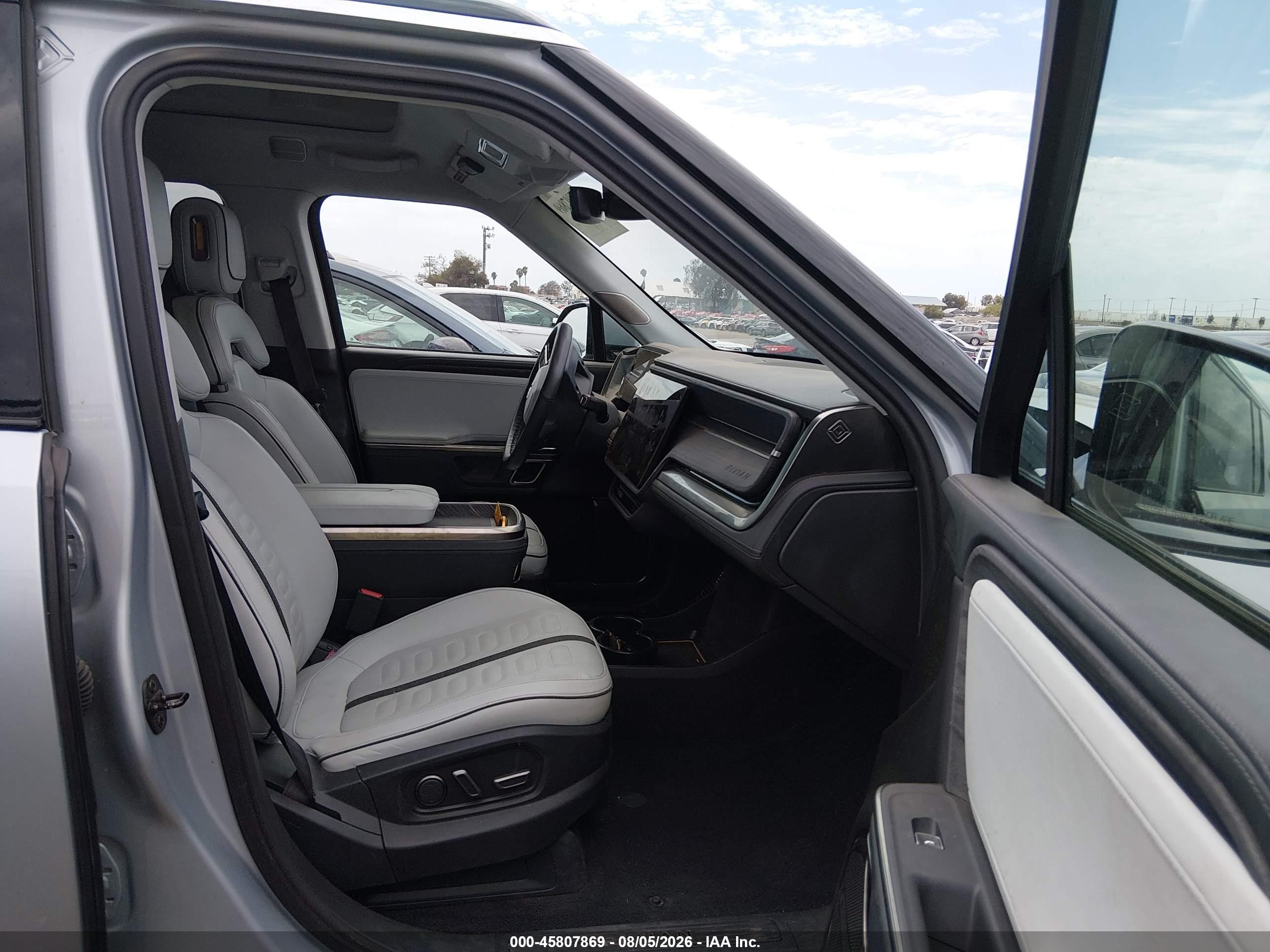2023 Rivian R1s VIN 7PDSGABAXPN026014 IAAI salvage auction — Front End, Salvage (California), sold $19,050 on 2026-08-31 (photo 5)
