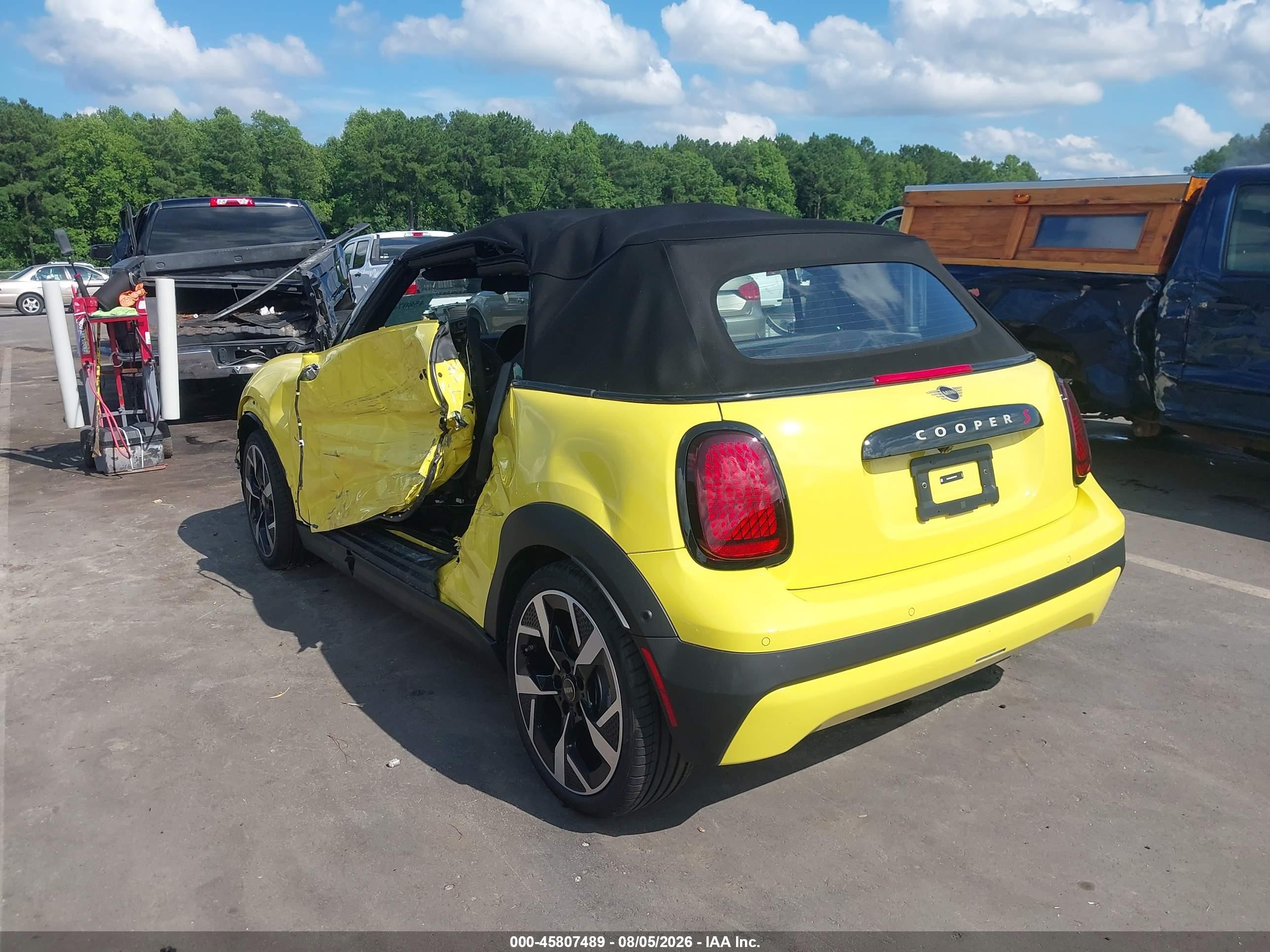 2026 Mini Convertible VIN WMW23GX03T2Y78087 IAAI salvage auction — Side, Salvage (Virginia), sold $7,400 on 2026-09-02 (photo 3)