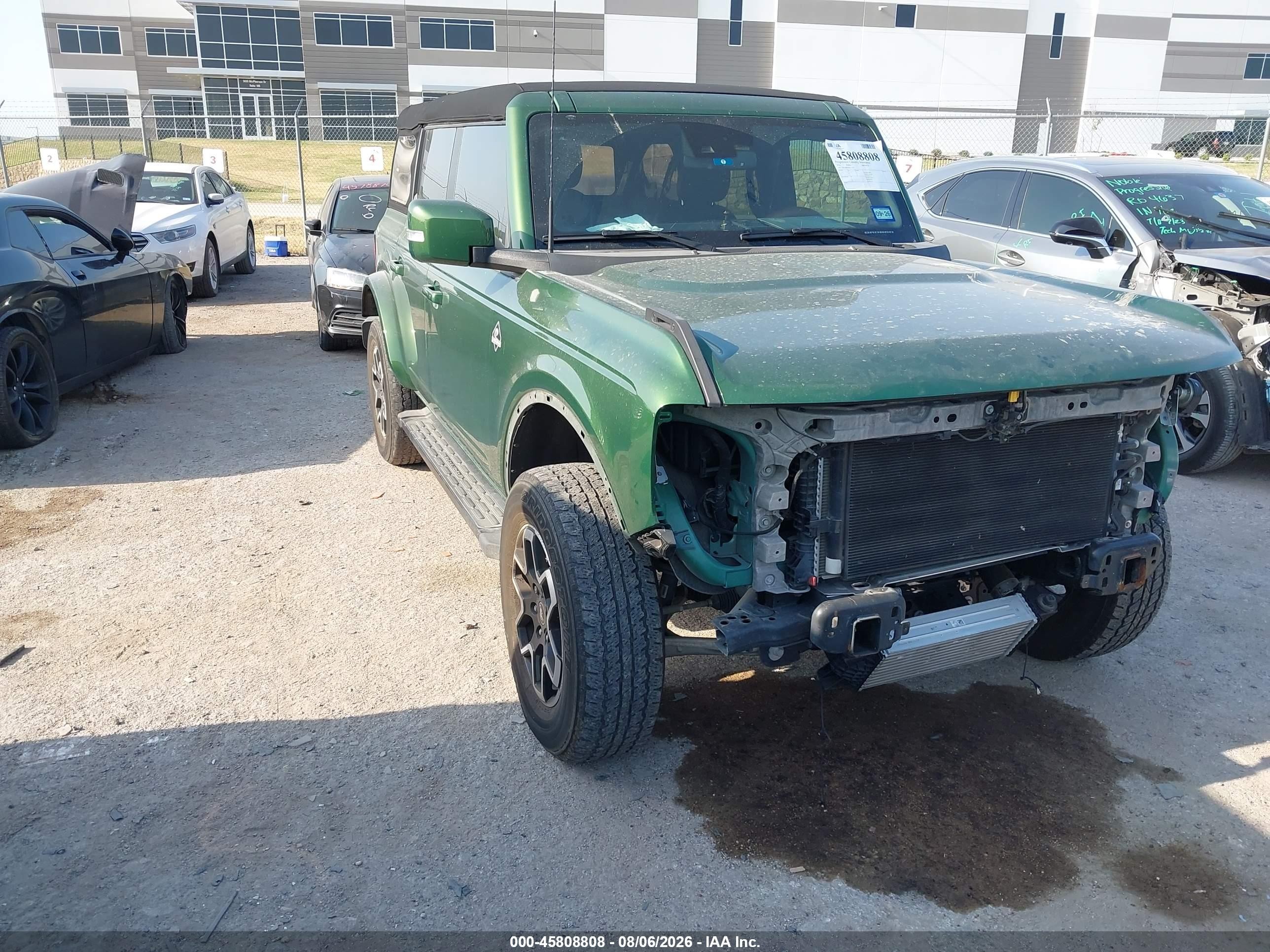 2024 Ford Bronco VIN 1FMDE8BH3RLA73827 — IAAI salvage auction photo