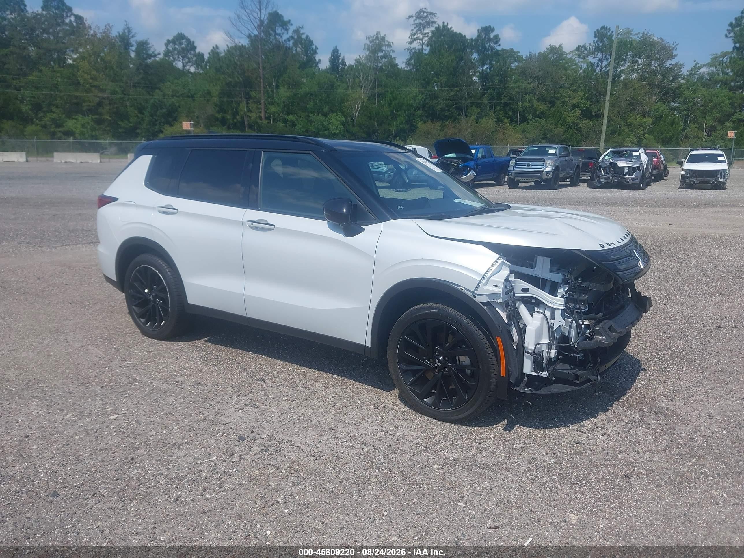 2024 Mitsubishi Outlander VIN JA4J4WA81RZ071341 — IAAI salvage auction photo