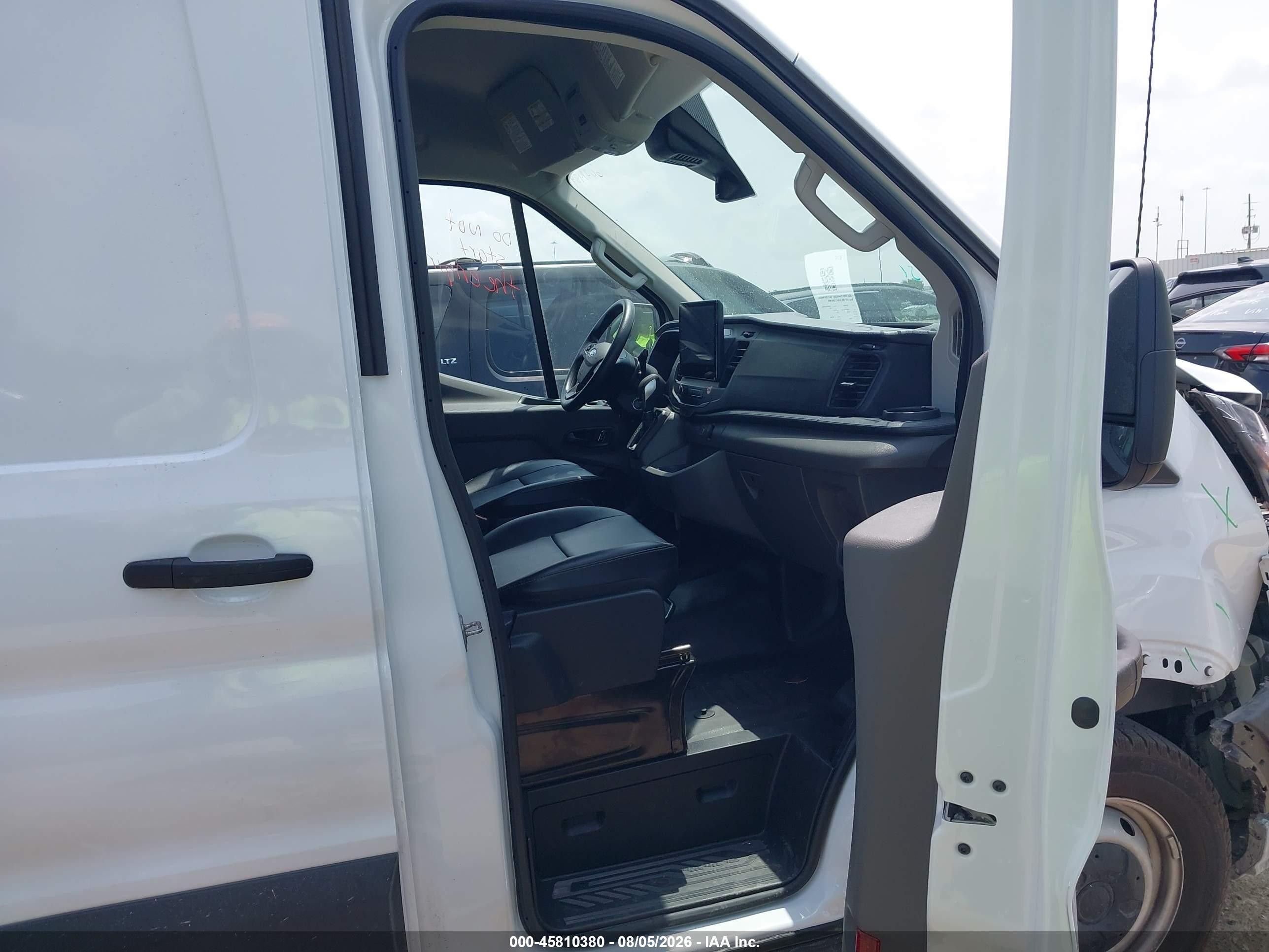 2026 Ford Transit VIN 1FTBR1C89TKA74211 IAAI salvage auction — Unknown, Enterprise Vehicles Clear Only (Texas), sold $24,600 on 2026-08-12 (photo 5)