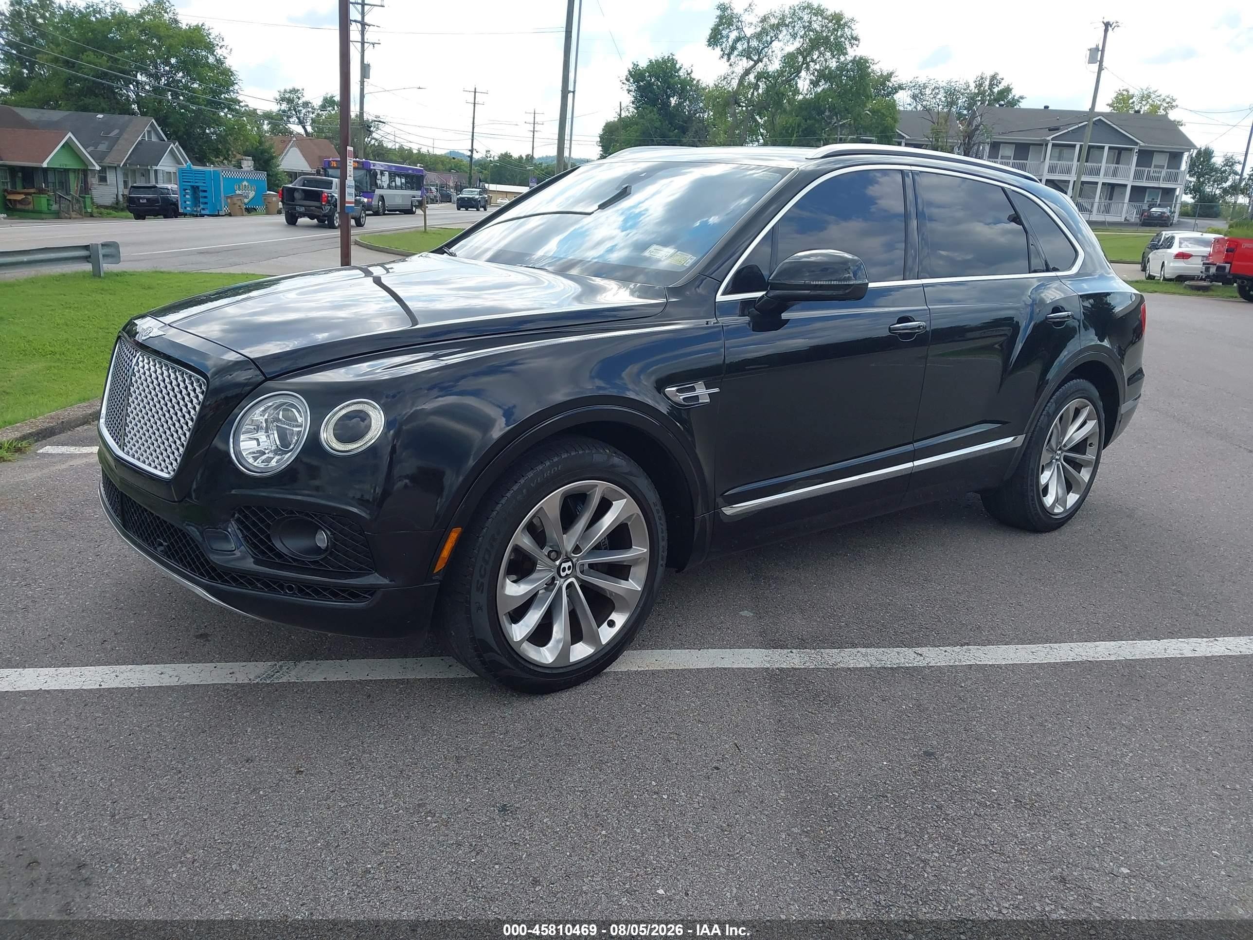2017 Bentley Bentayga VIN SJAAC2ZV1HC013275 IAAI salvage auction — Normal Wear, Clear (Tennessee), sold $30,250 on 2026-08-13 (photo 2)