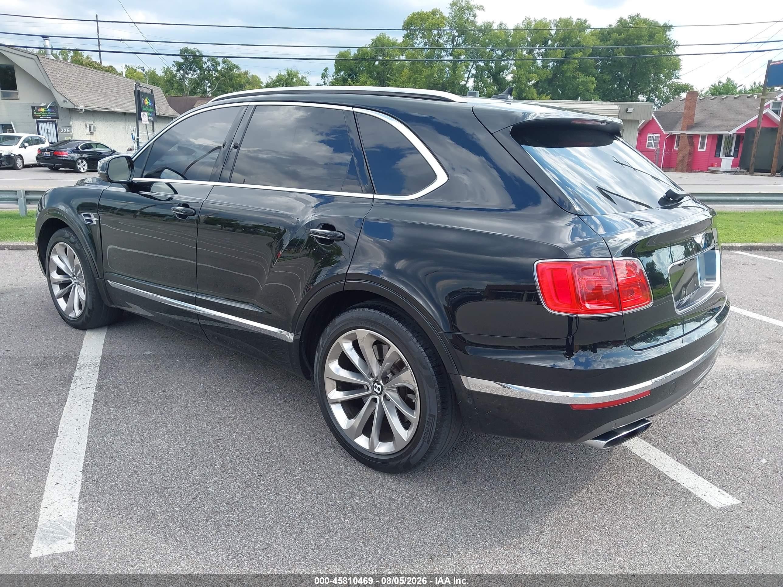 2017 Bentley Bentayga VIN SJAAC2ZV1HC013275 IAAI salvage auction — Normal Wear, Clear (Tennessee), sold $30,250 on 2026-08-13 (photo 3)