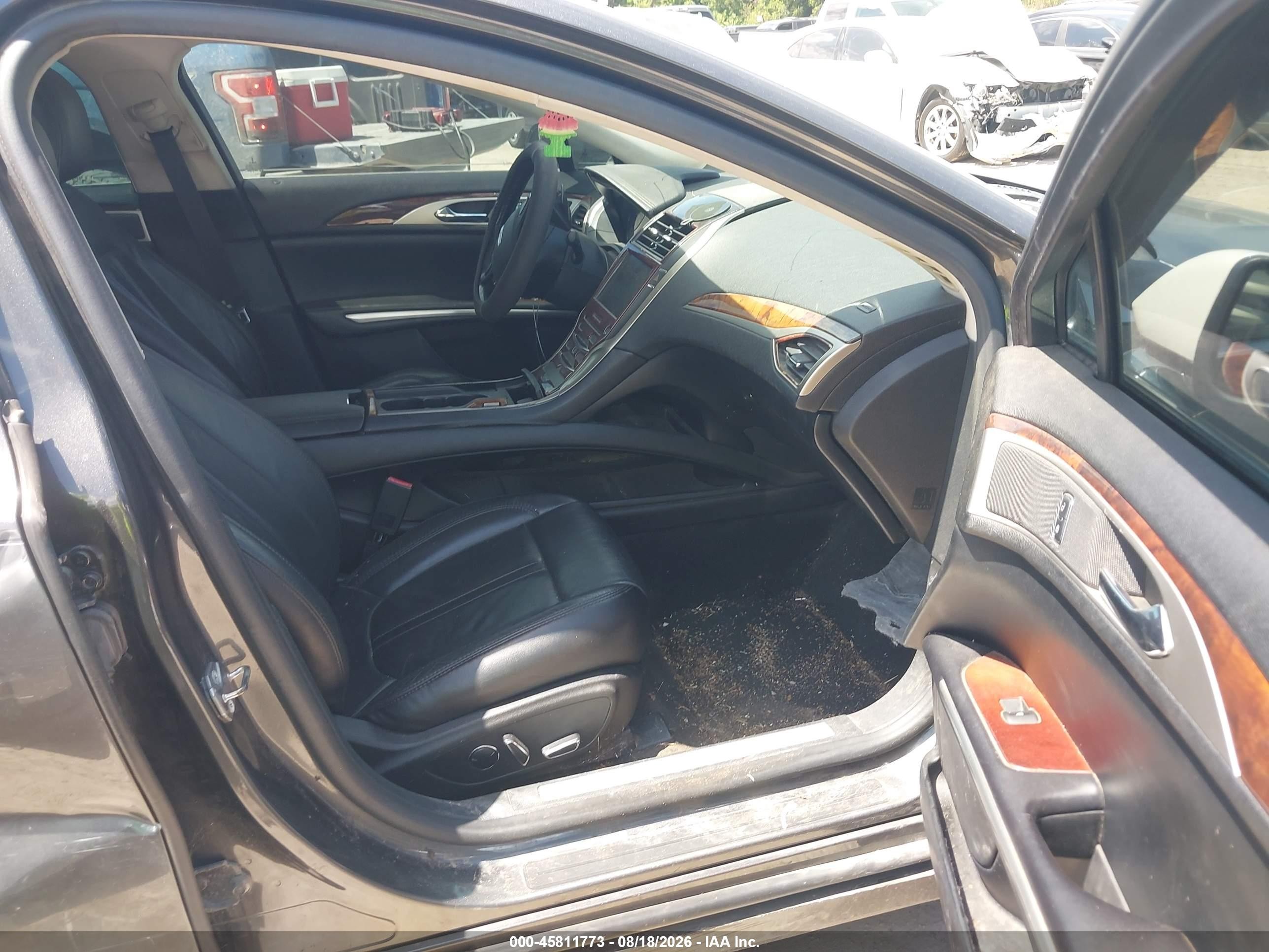 2016 Lincoln Mkz VIN 3LN6L2G97GR626183 IAAI salvage auction — Side, Salvage (Texas), sold $950 on 2026-09-07 (photo 5)