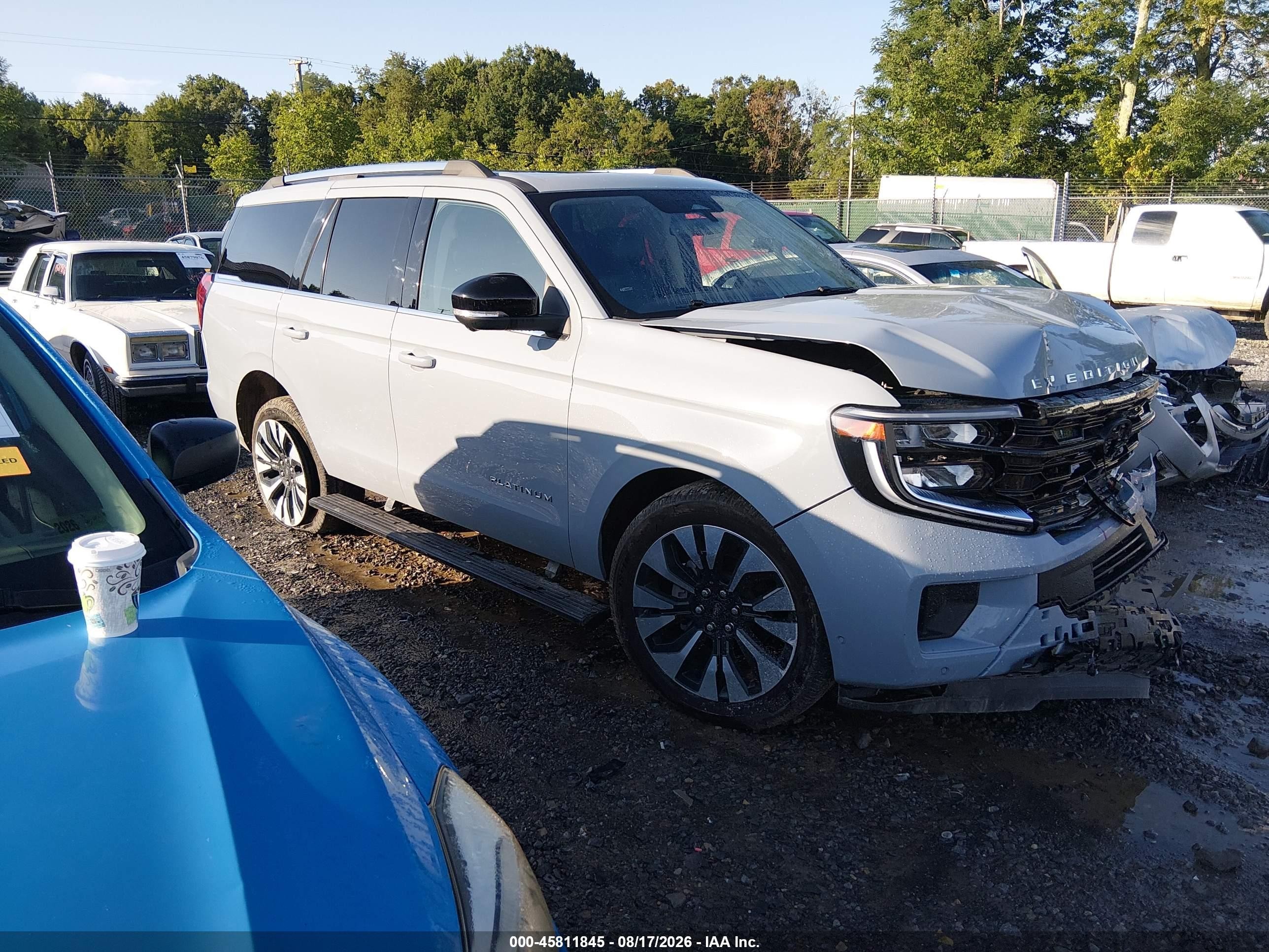 2025 Ford Expedition VIN 1FMJU1M8XSEA02970 — IAAI salvage auction photo