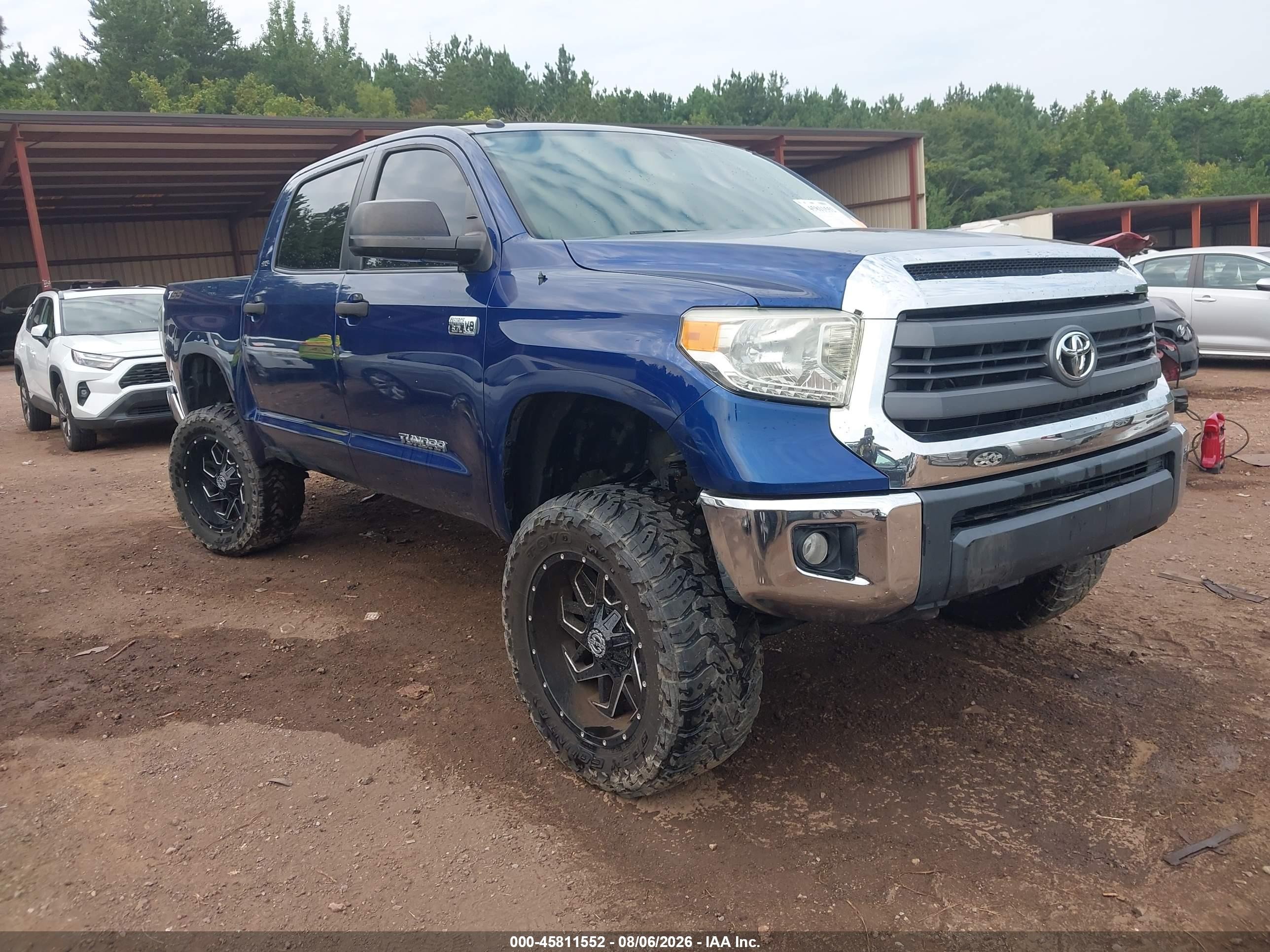 2014 Toyota Tundra VIN 5TFDW5F11EX398007 — IAAI salvage auction photo