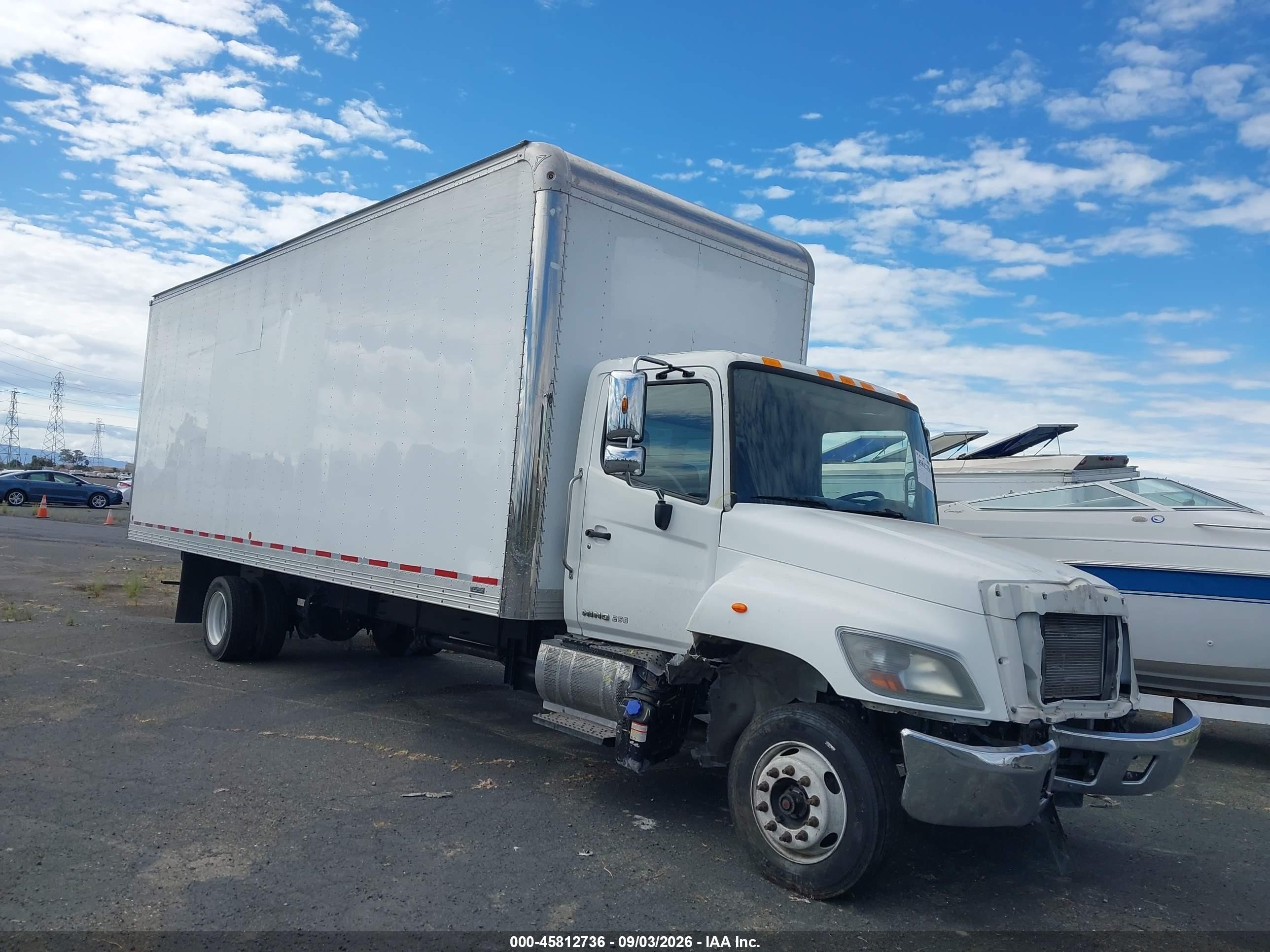 2020 Hino 258/268 VIN 5PVNJ8JV4L5S79360 — IAAI salvage auction photo