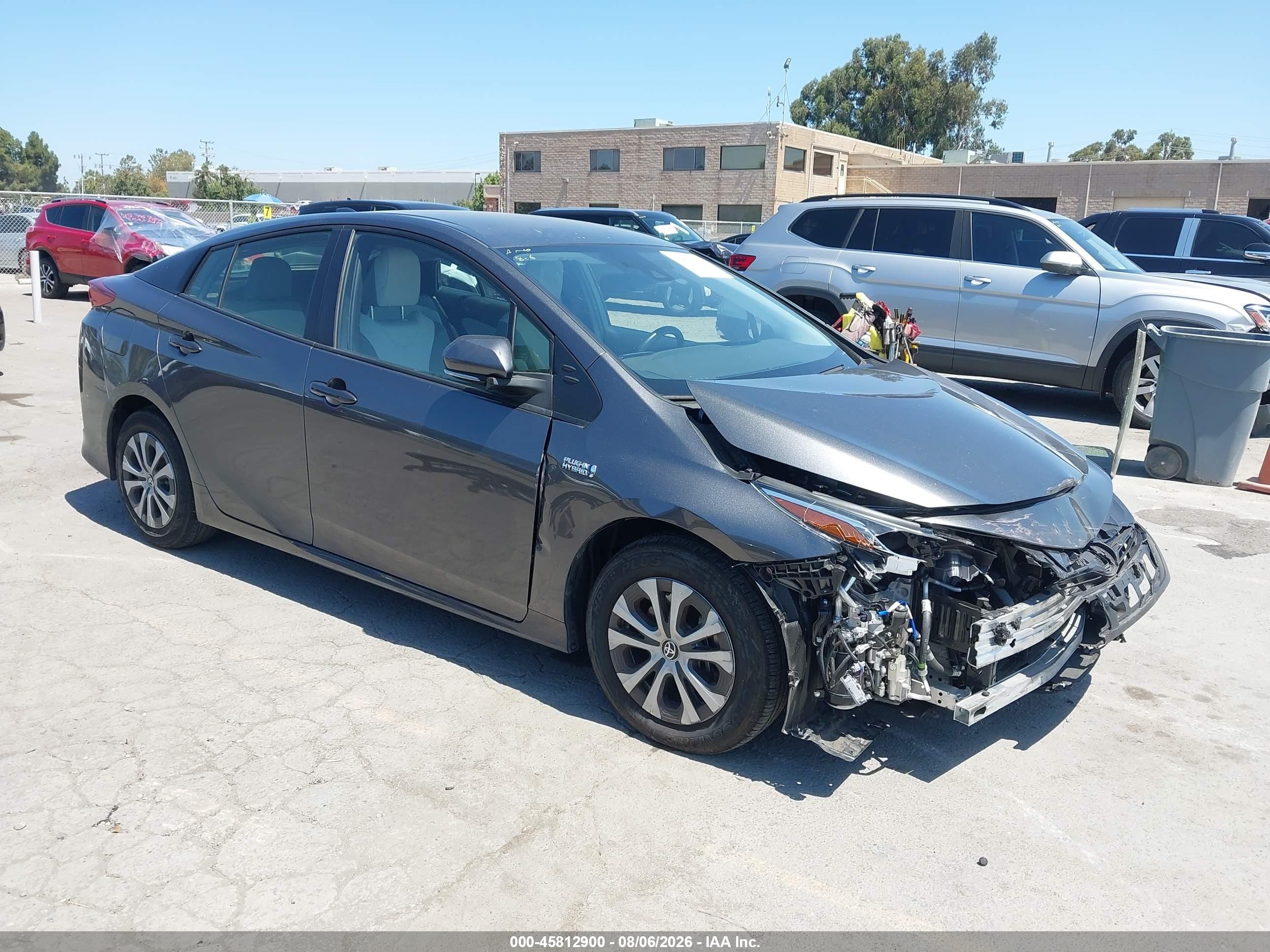 2022 Toyota Prius Prime VIN JTDKAMFP1N3217824 — IAAI salvage auction photo