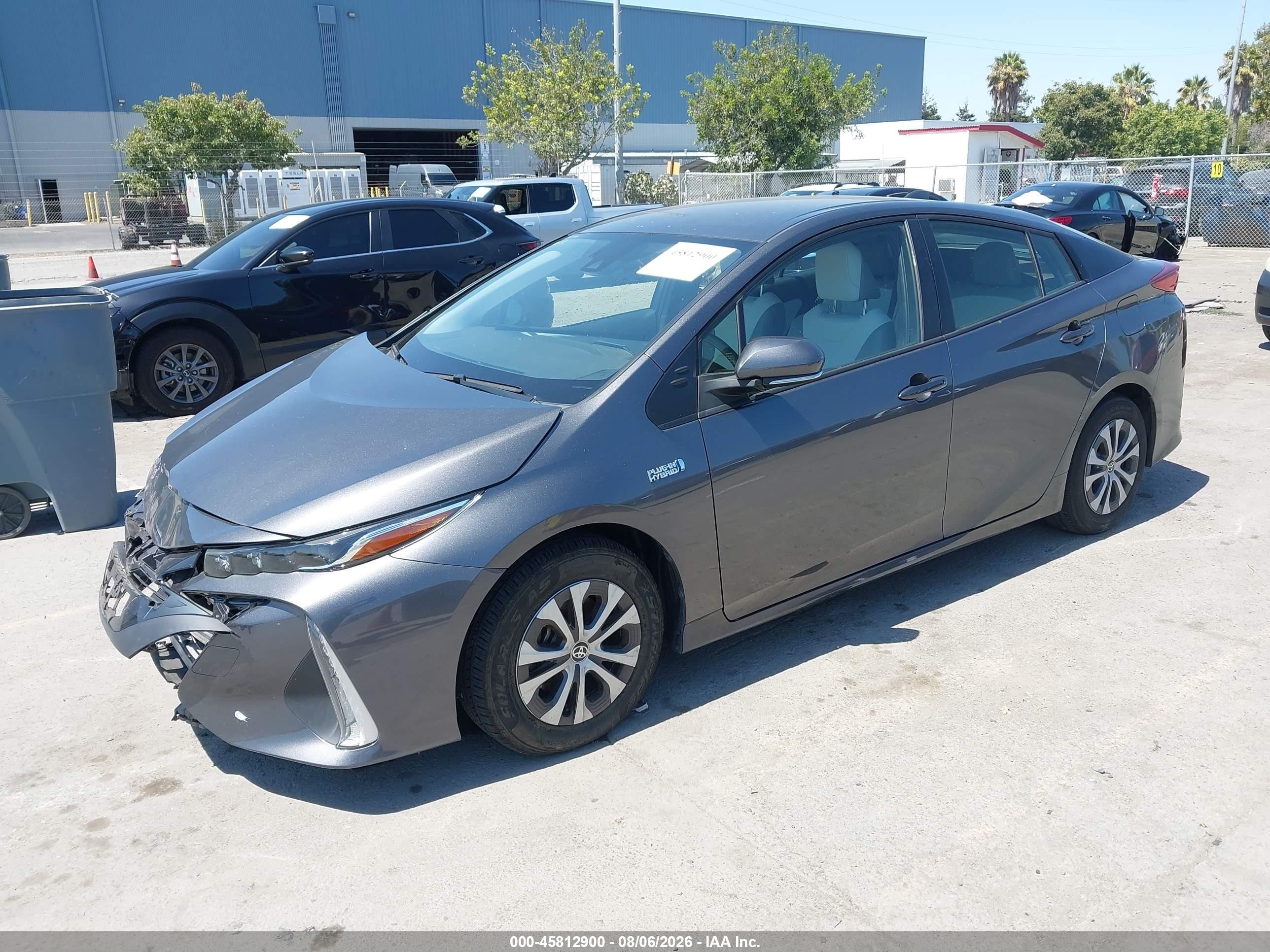 2022 Toyota Prius VIN JTDKAMFP1N3217824 IAAI salvage auction — Unknown, Salvage (California), sold $9,600 on 2026-09-29 (photo 2)