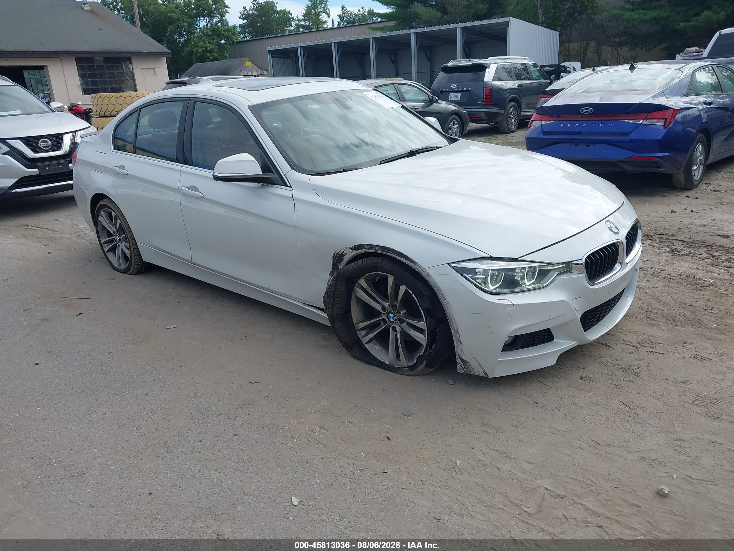 2018 BMW 3 Series VIN WBA8D9G54JNU67548 — IAAI salvage auction photo
