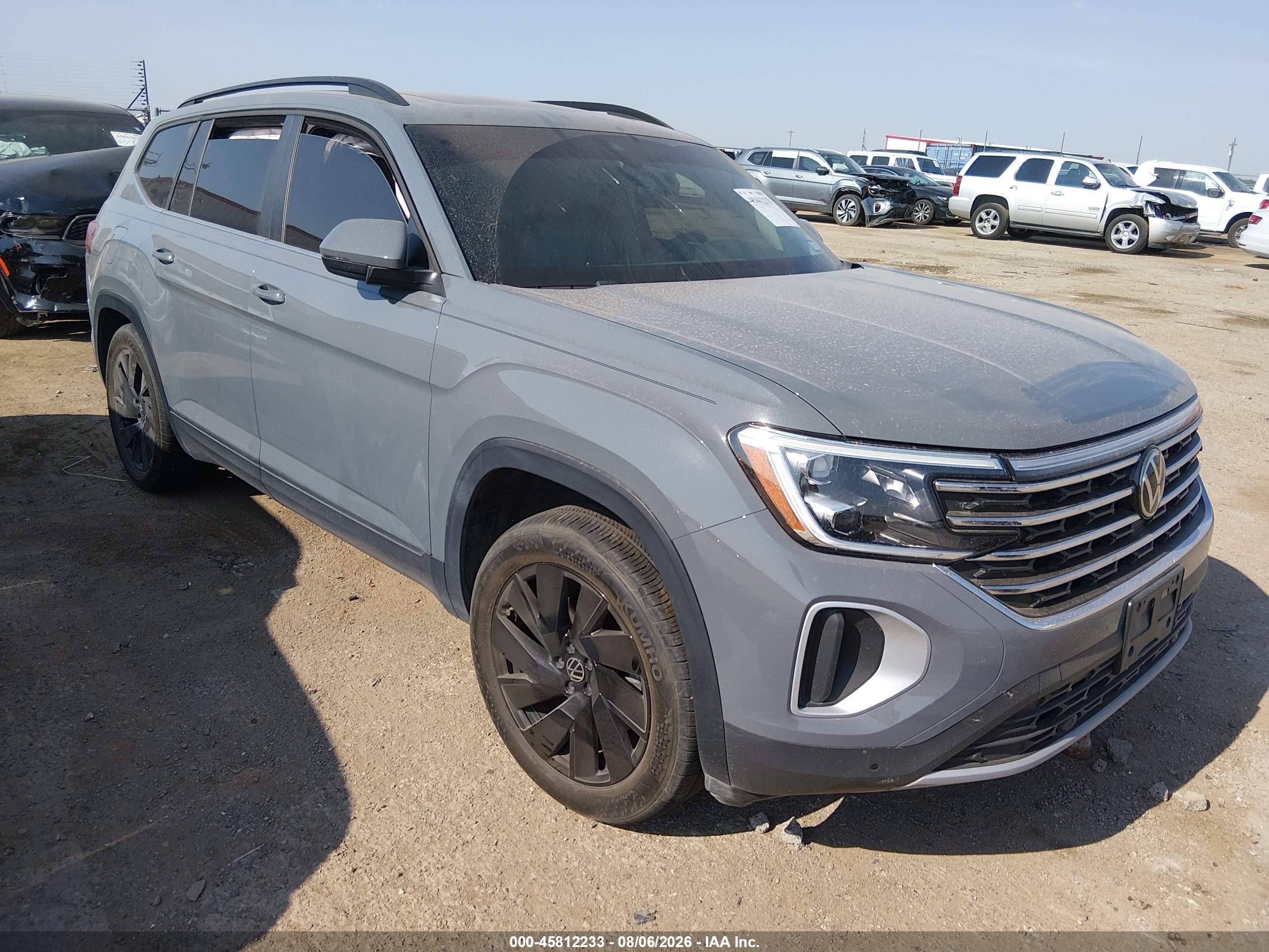 2025 Volkswagen Atlas VIN 1V2JR2CA8SC524541 — IAAI salvage auction photo