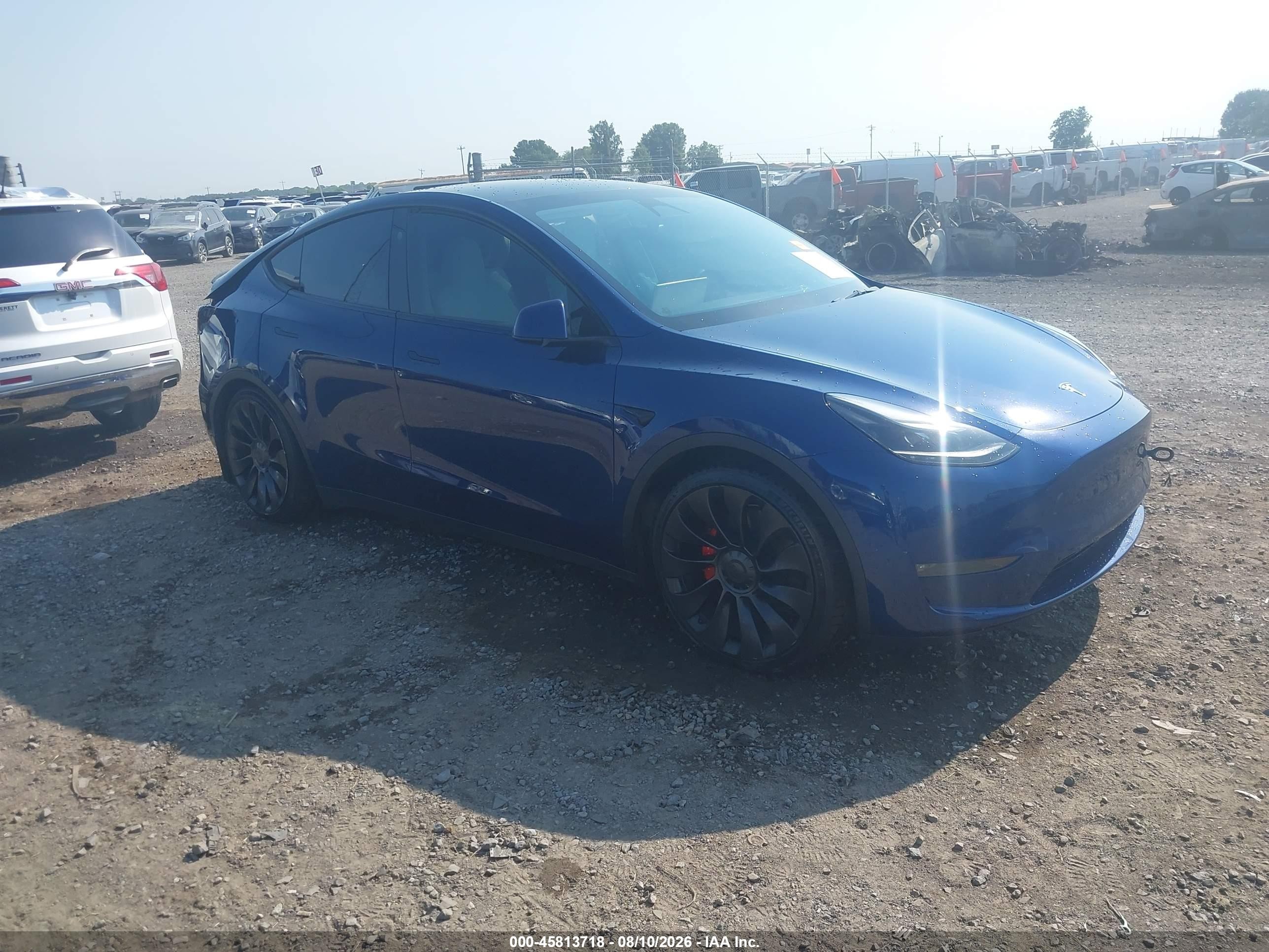 2023 Tesla Model Y VIN 7SAYGDEF8PF836642 — IAAI salvage auction photo
