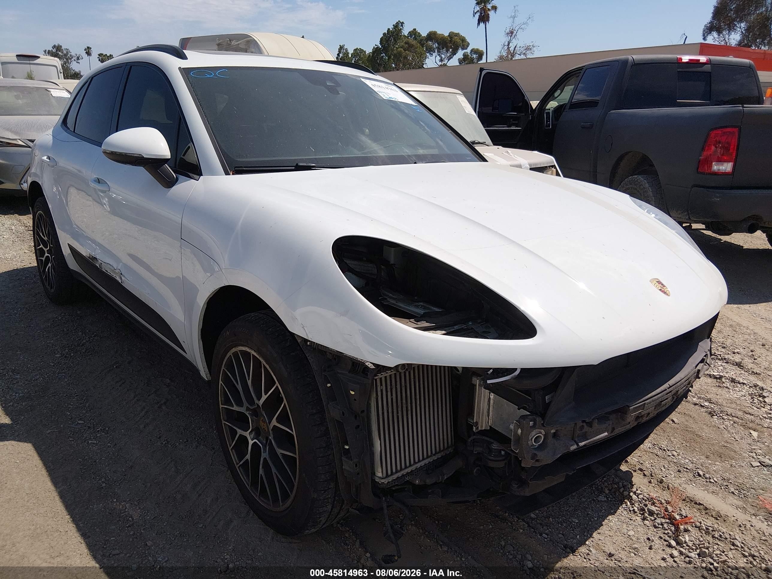 2018 Porsche Macan VIN WP1AB2A55JLB37258 — IAAI salvage auction photo