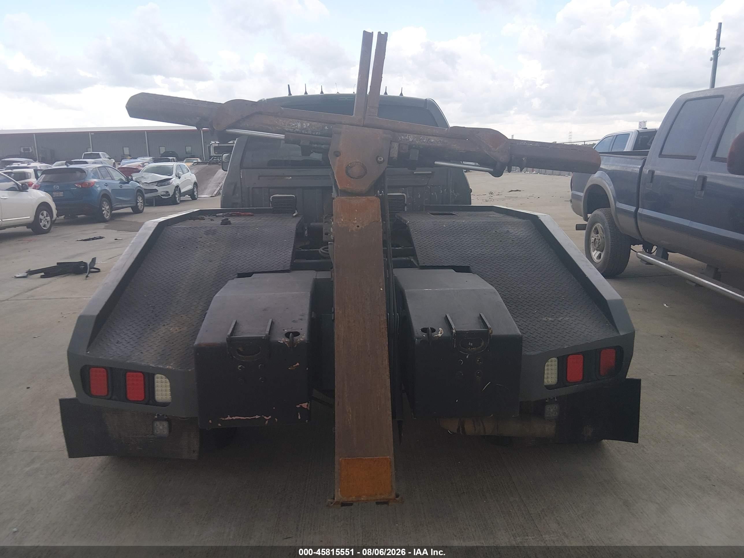 2008 Dodge Ram 4500 VIN 3D6WC68A68G179924 IAAI salvage auction — Water/Flood, Salvage (Texas), sold $7,950 on 2026-09-09 (photo 8)