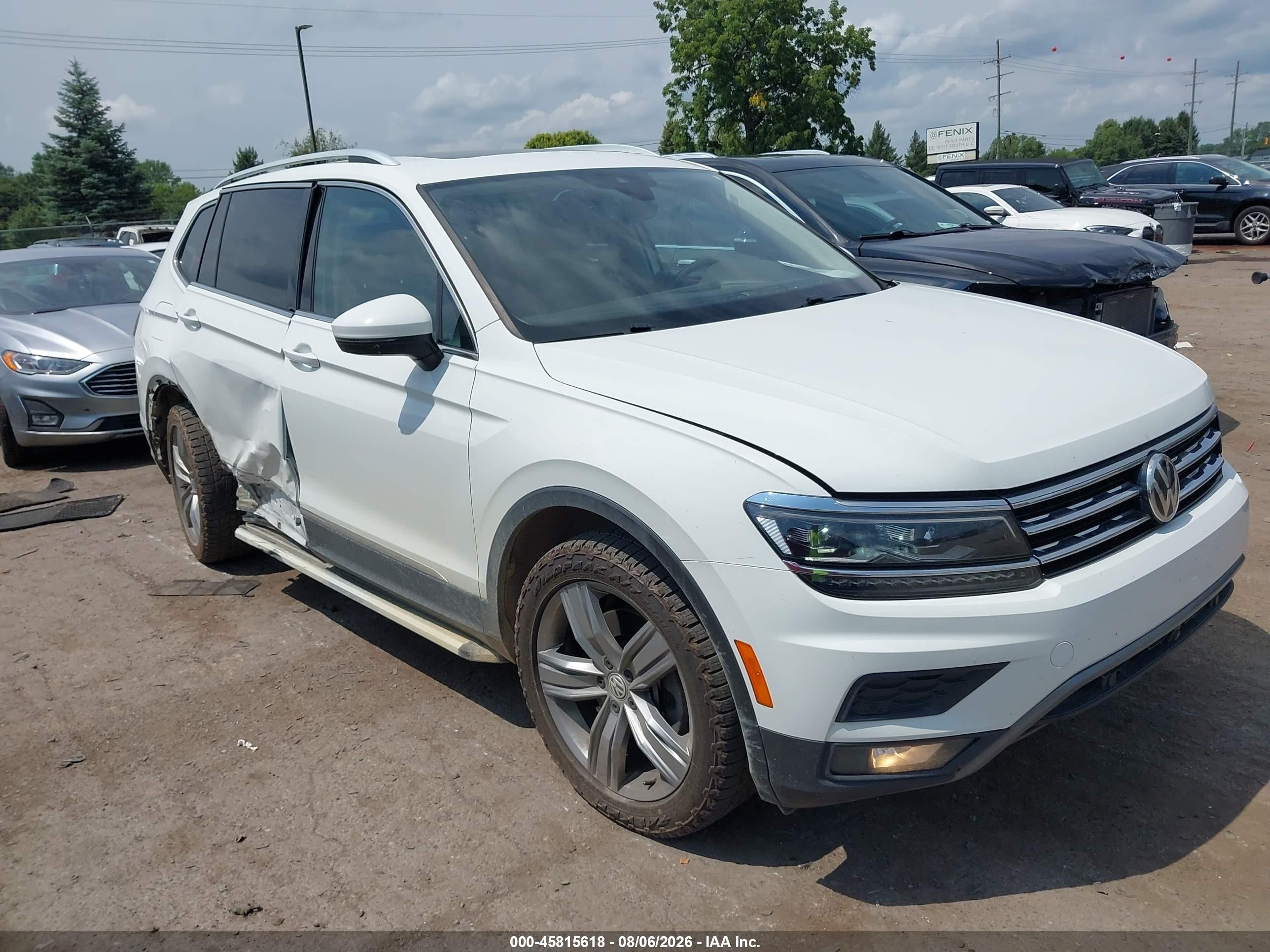 2019 Volkswagen Tiguan VIN 3VV4B7AX9KM064295 — IAAI salvage auction photo