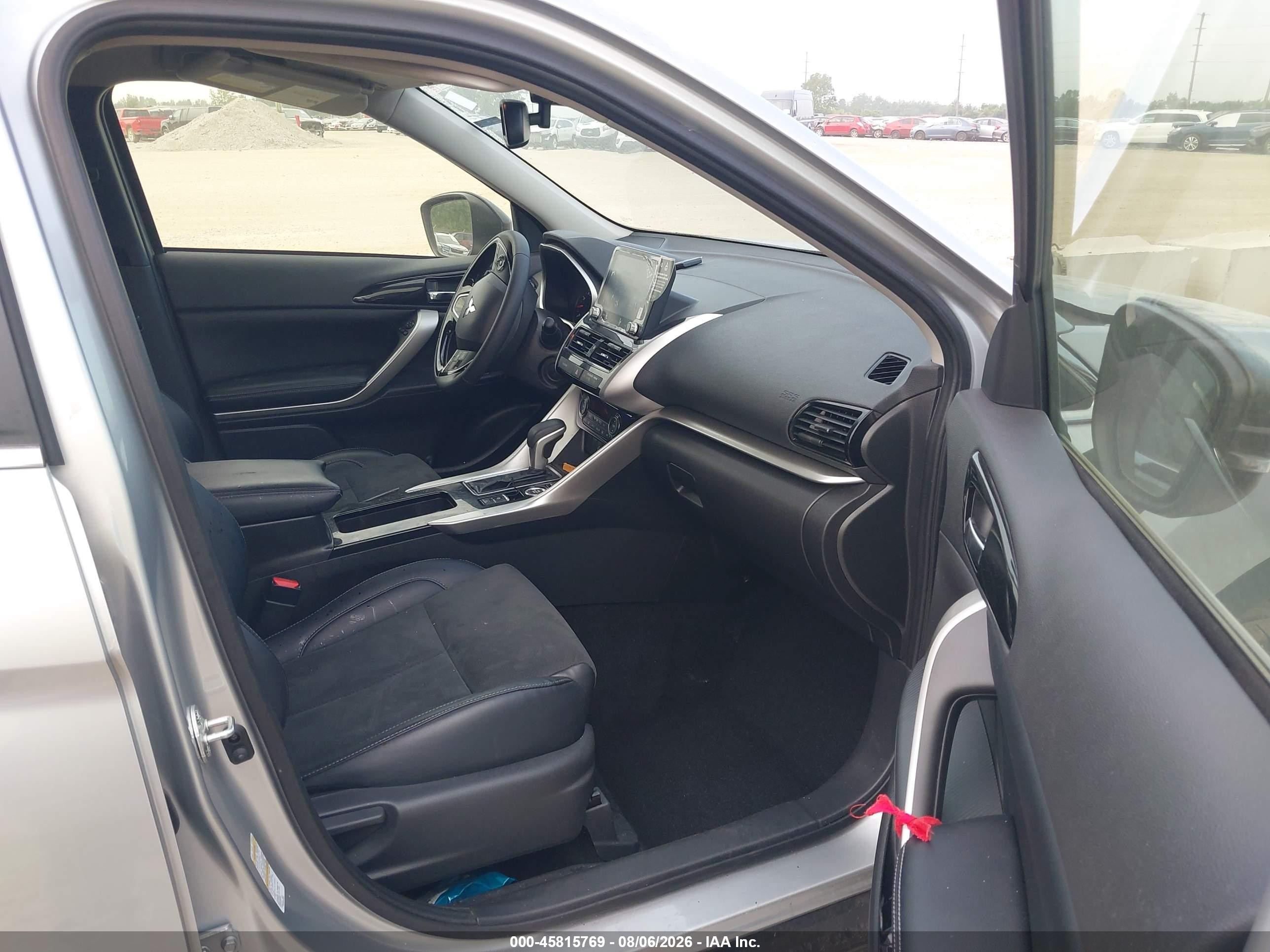 2024 Mitsubishi Eclipse cross VIN JA4ATWAA1RZ015020 IAAI salvage auction — Front & Rear, Salvage (Ohio), sold $8,100 on 2026-09-09 (photo 5)