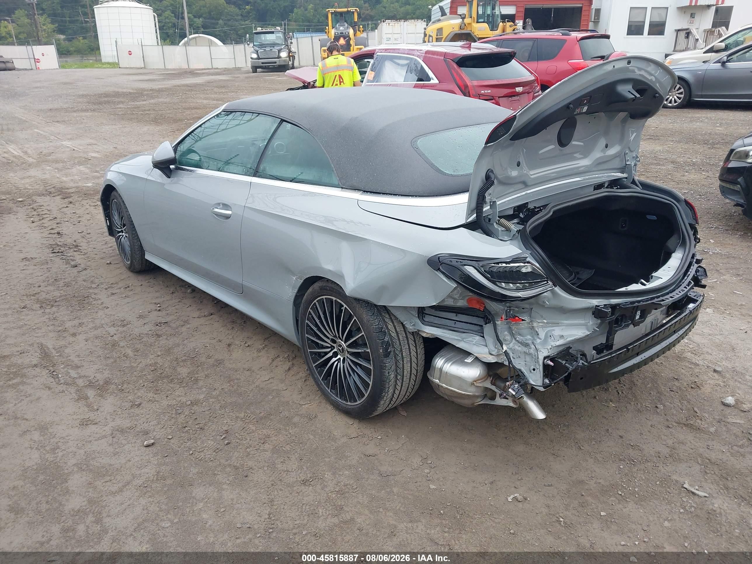 2026 Mercedes-Benz CLE-Class VIN W1KMK6BB7TF109558 IAAI salvage auction — Rear End, Salvage (Pennsylvania), sold $35,750 on 2026-08-16 (photo 3)