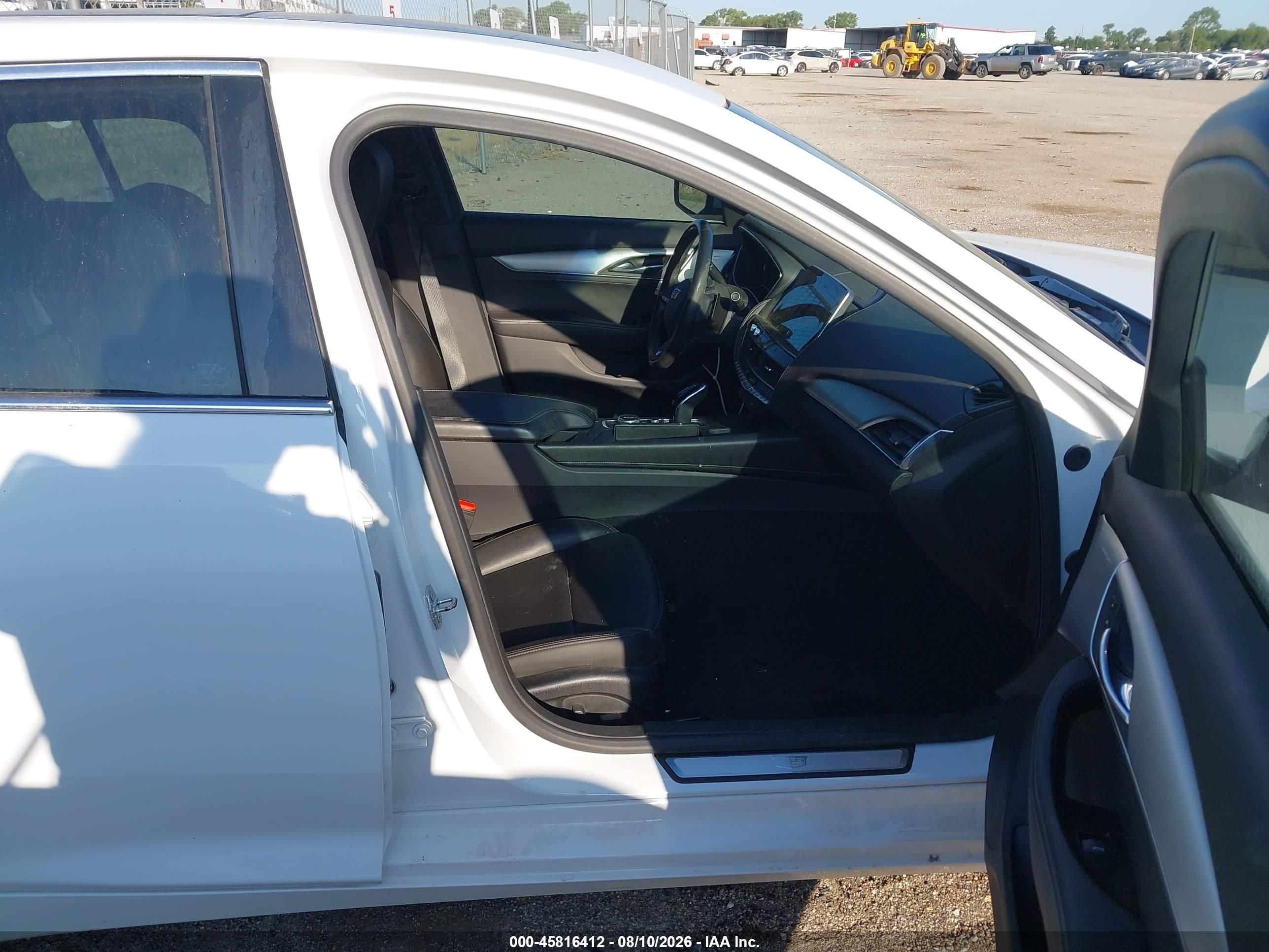 2021 Cadillac Ct5 VIN 1G6DW5RK9M0145872 IAAI salvage auction — Front End, Salvage (Texas), sold $3,350 on 2026-10-07 (photo 5)