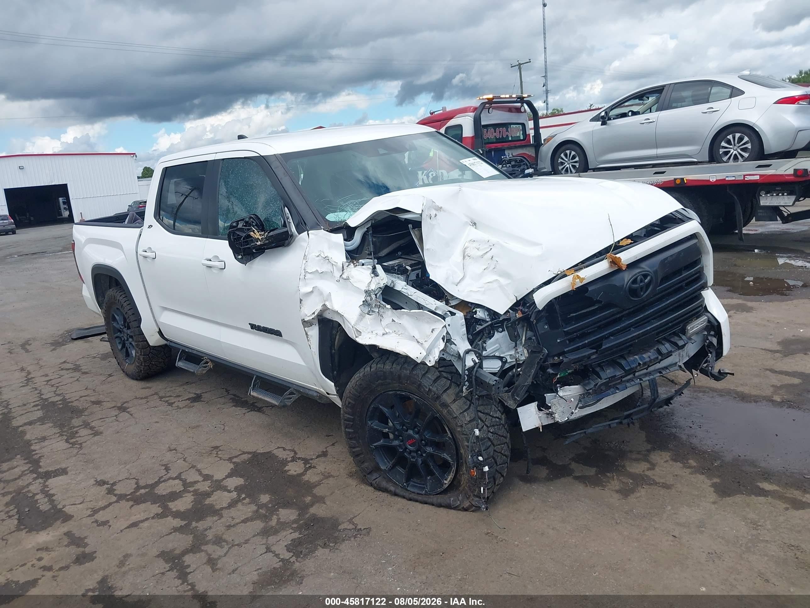 2025 Toyota Tundra VIN 5TFLA5DBXSX239567 — IAAI salvage auction photo