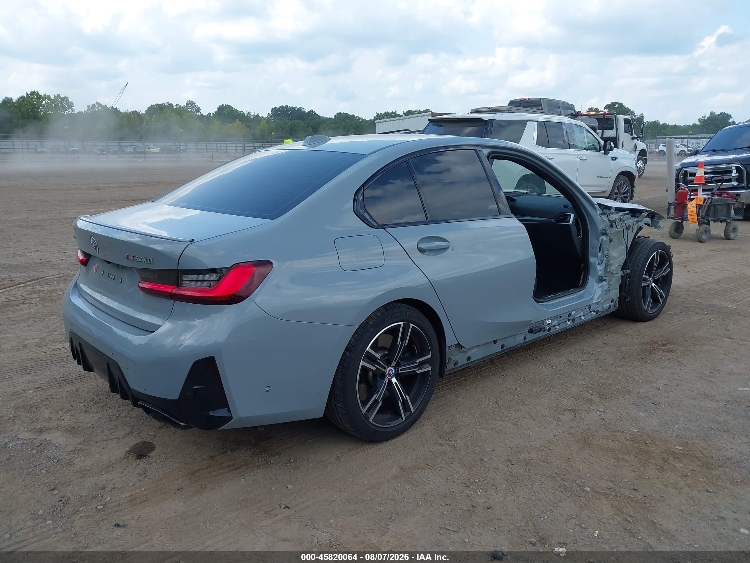 2023 BMW 3er VIN 3MW49FF08P8D17345 IAAI salvage auction — Side, Salvage (Tennessee), sold $25,250 on 2026-09-11 (photo 4)