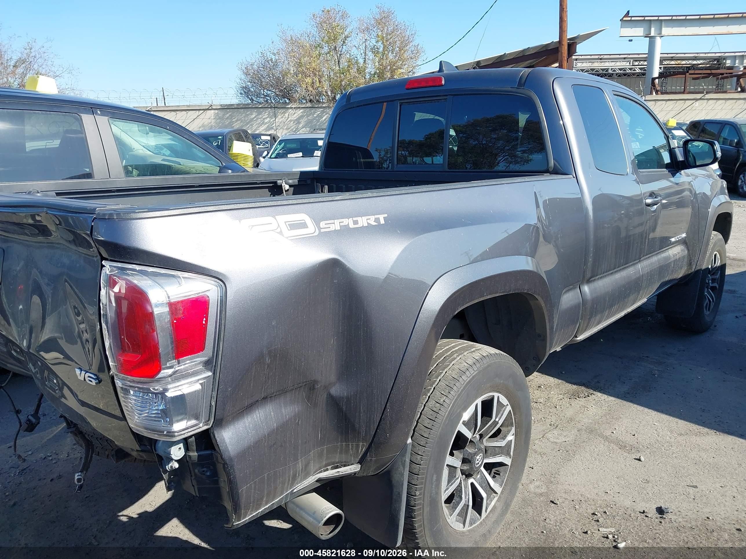 2022 Toyota Tacoma VIN 3TYRZ5CN6NT022126 IAAI salvage auction — Rear End, Salvage Certificate (California), sold $9,900 on 2026-09-12 (photo 4)
