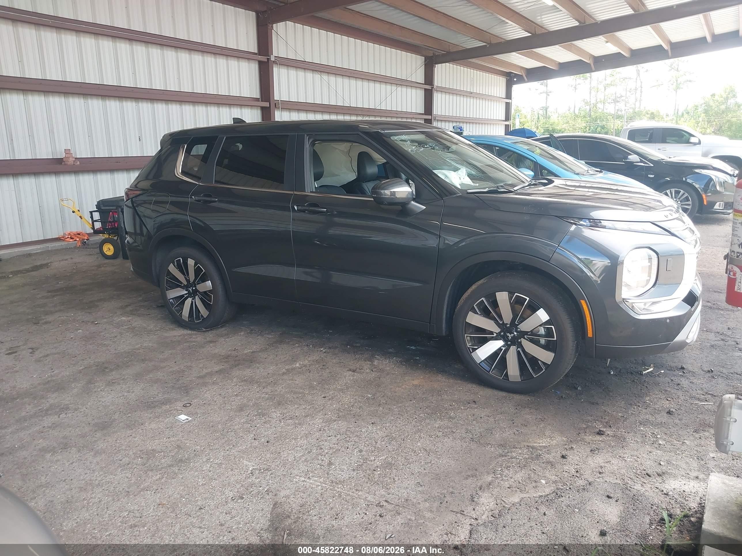 2025 Mitsubishi Outlander VIN JA4J4VA87SZ052308 — IAAI salvage auction photo