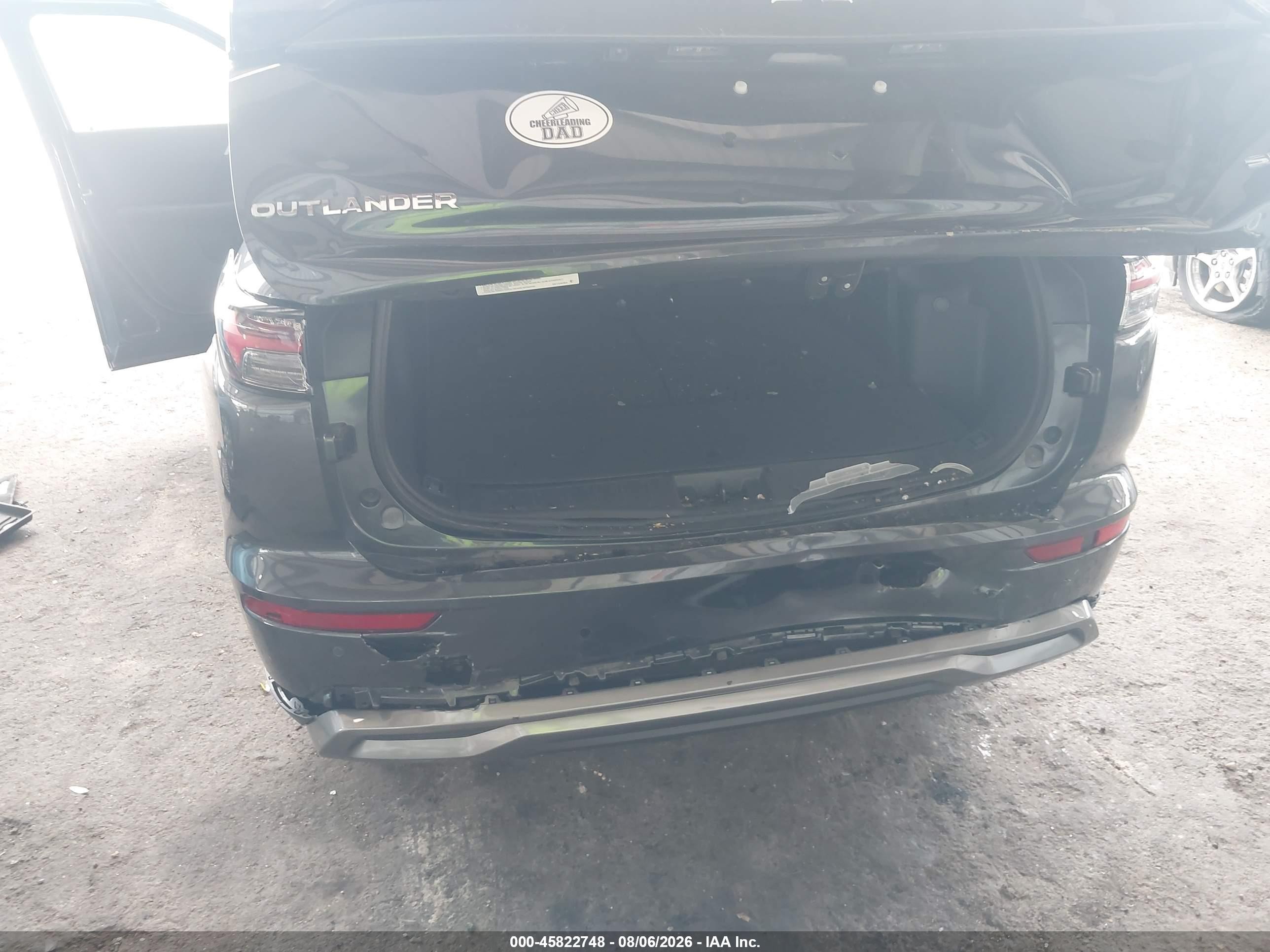 2025 Mitsubishi Outlander VIN JA4J4VA87SZ052308 IAAI salvage auction — Rear End, Wait Title, sold $7,600 on 2026-09-20 (photo 6)