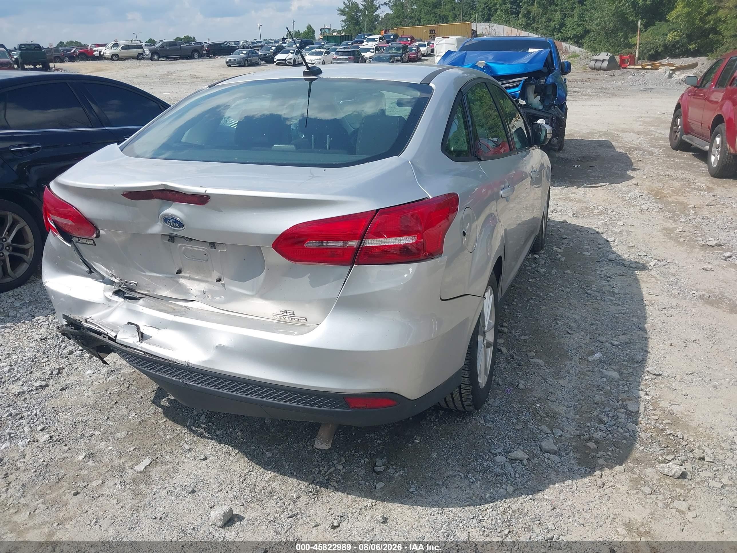 2016 Ford Focus VIN 1FADP3F2XGL310856 IAAI salvage auction — Rear End, Salvage (Georgia), sold $1,100 on 2026-10-08 (photo 4)