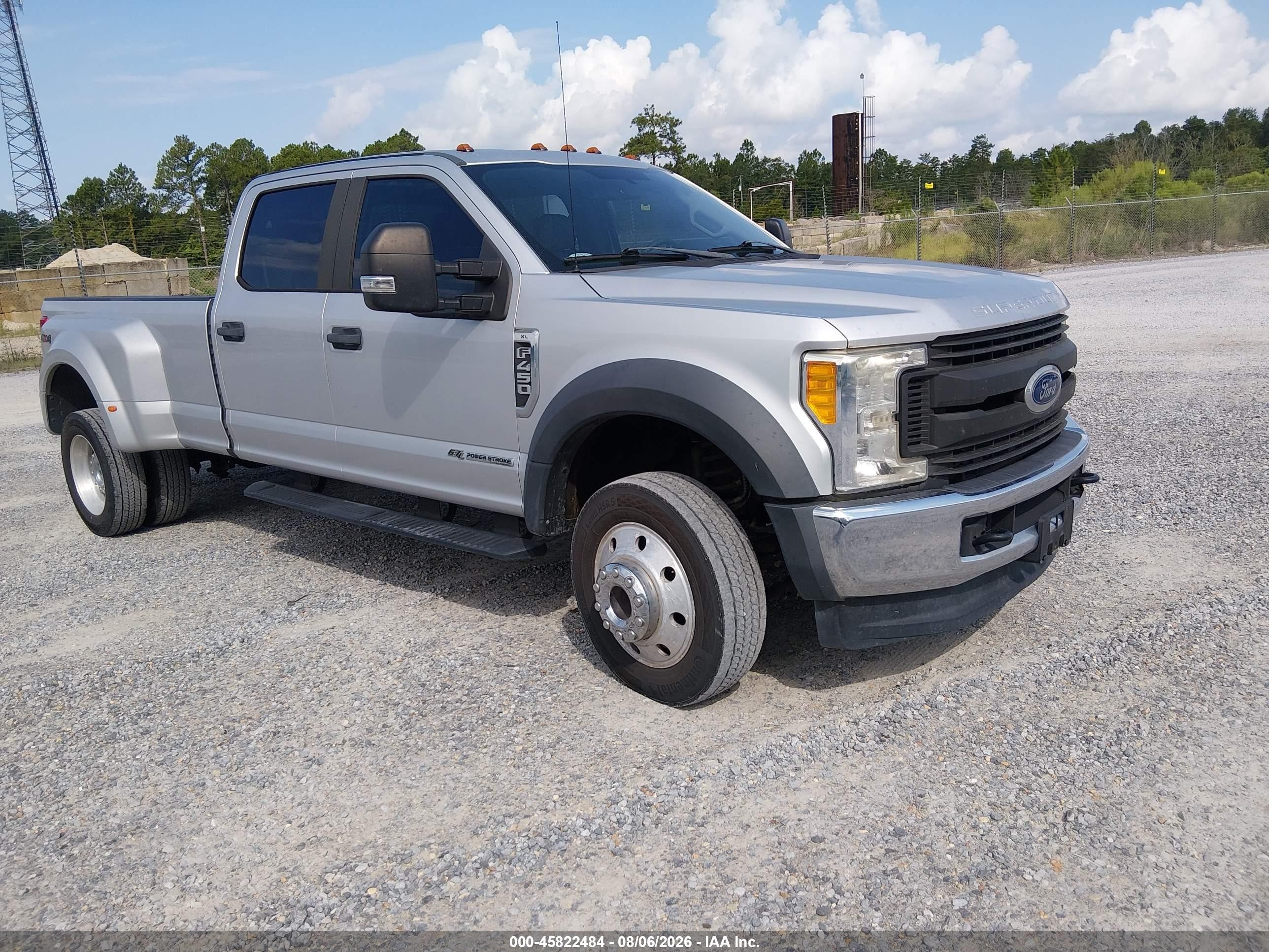 2017 Ford F-450 VIN 1FT8W4DT5HEF23090 — IAAI salvage auction photo