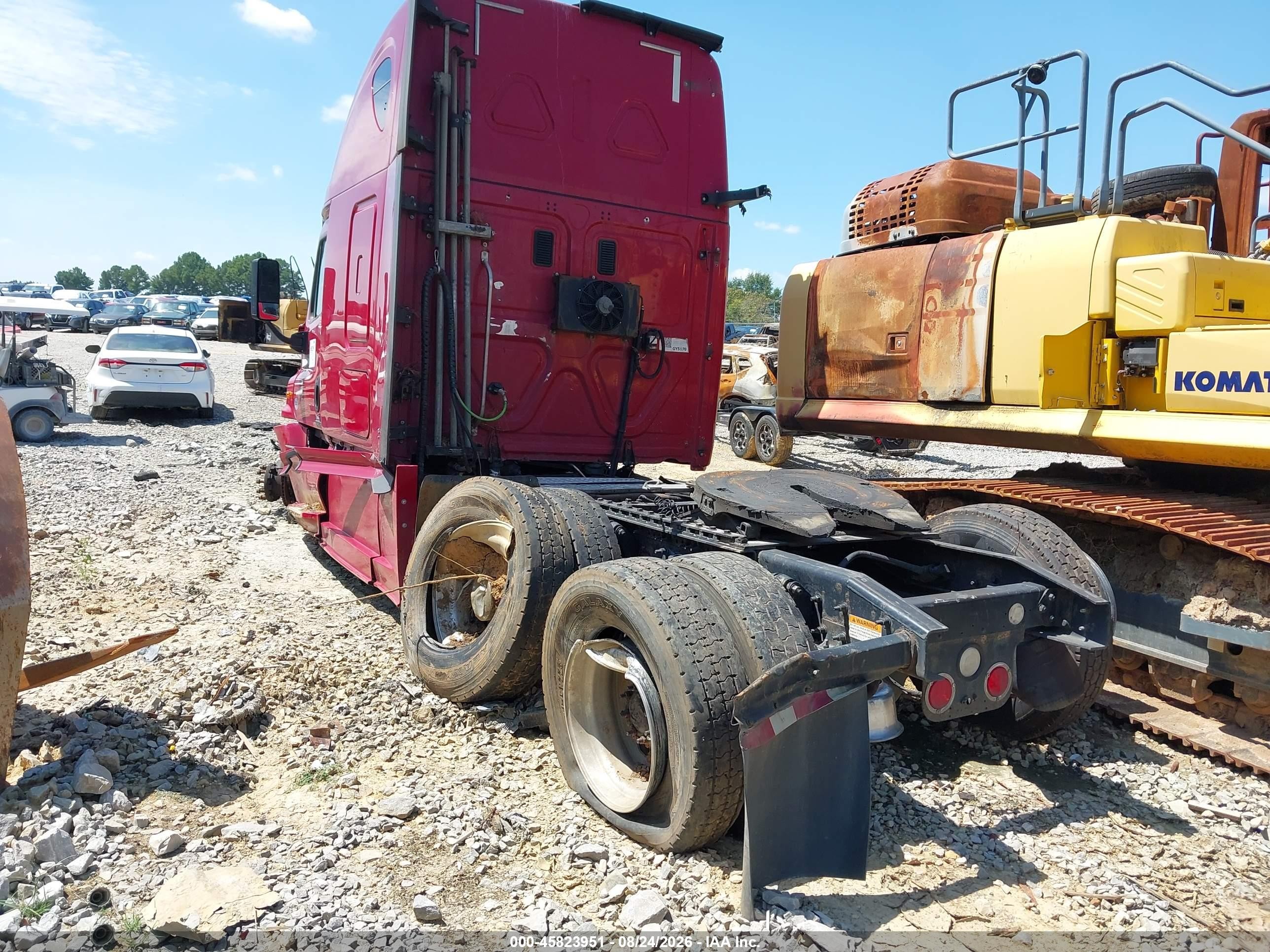 2016 Freightliner Cascadia 125 VIN 3AKJGLDR2GSGY5170 IAAI salvage auction — All Over, Salvage (Alabama), sold $3,200 on 2026-09-18 (photo 3)