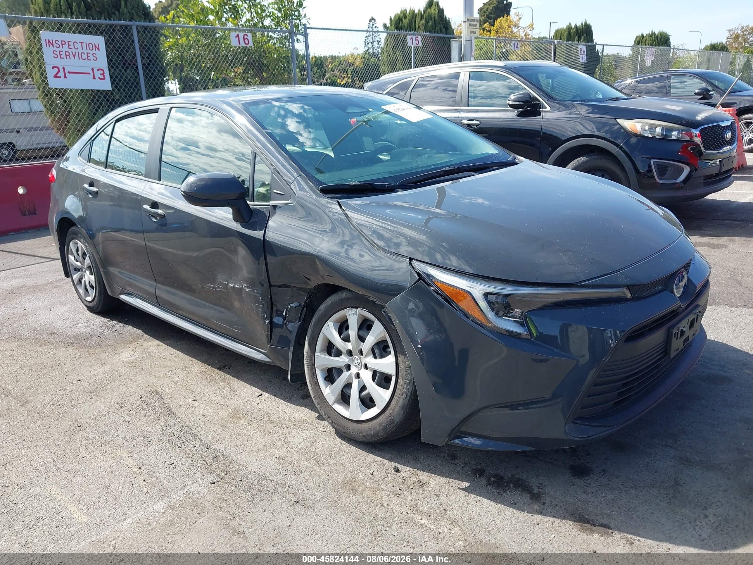 2025 Toyota Corolla VIN JTDBCMFE4S3071312 — IAAI salvage auction photo